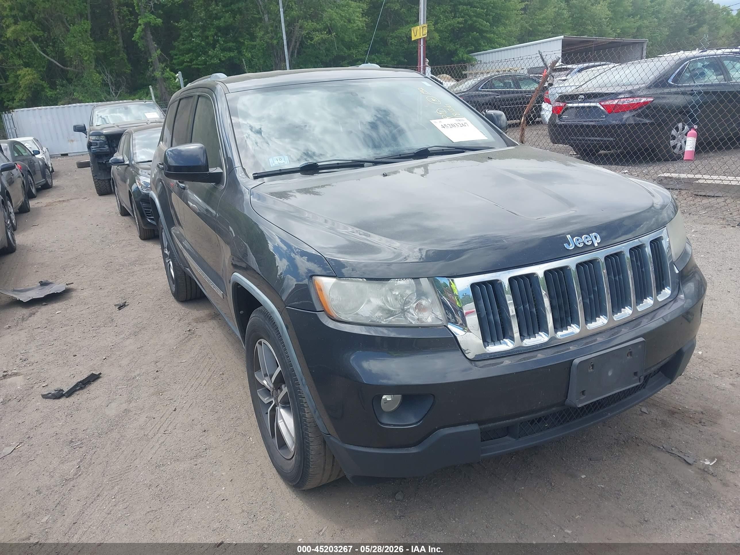 2011 Jeep Grand Cherokee Laredo Black vin: 1J4RR4GG2BC717731