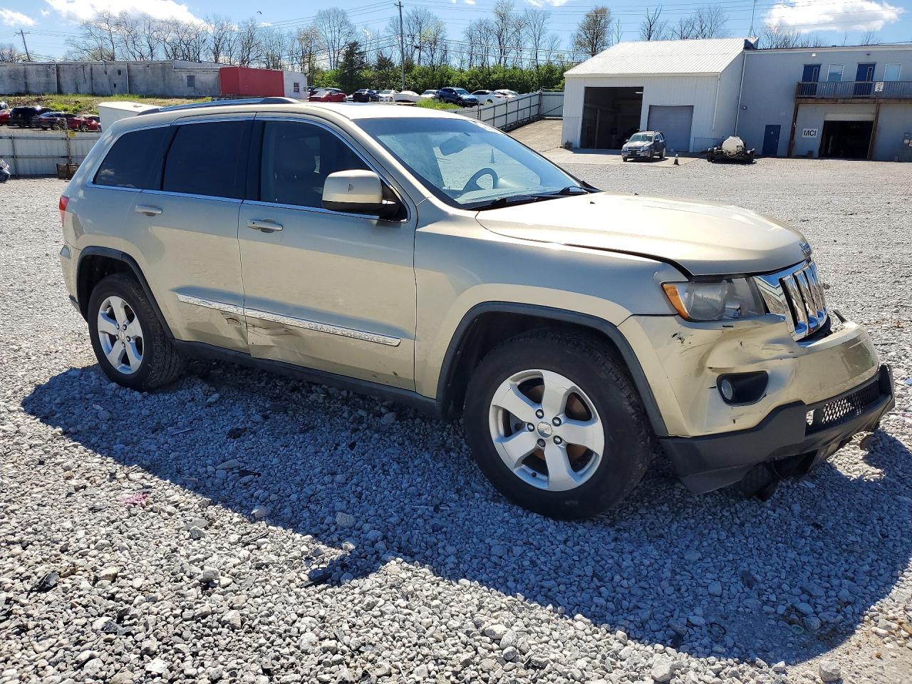 2011 Jeep Grand Cherokee Laredo Gold vin: 1J4RR4GG2BC735341
