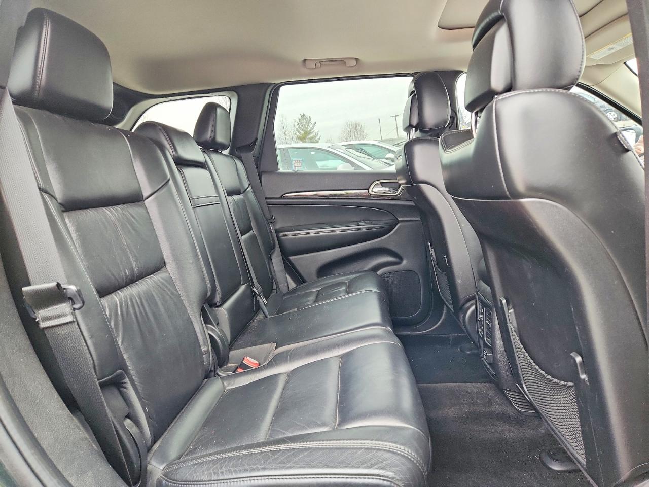 2011 Jeep Grand Cherokee Laredo Зеленый vin: 1J4RR4GG2BC739034