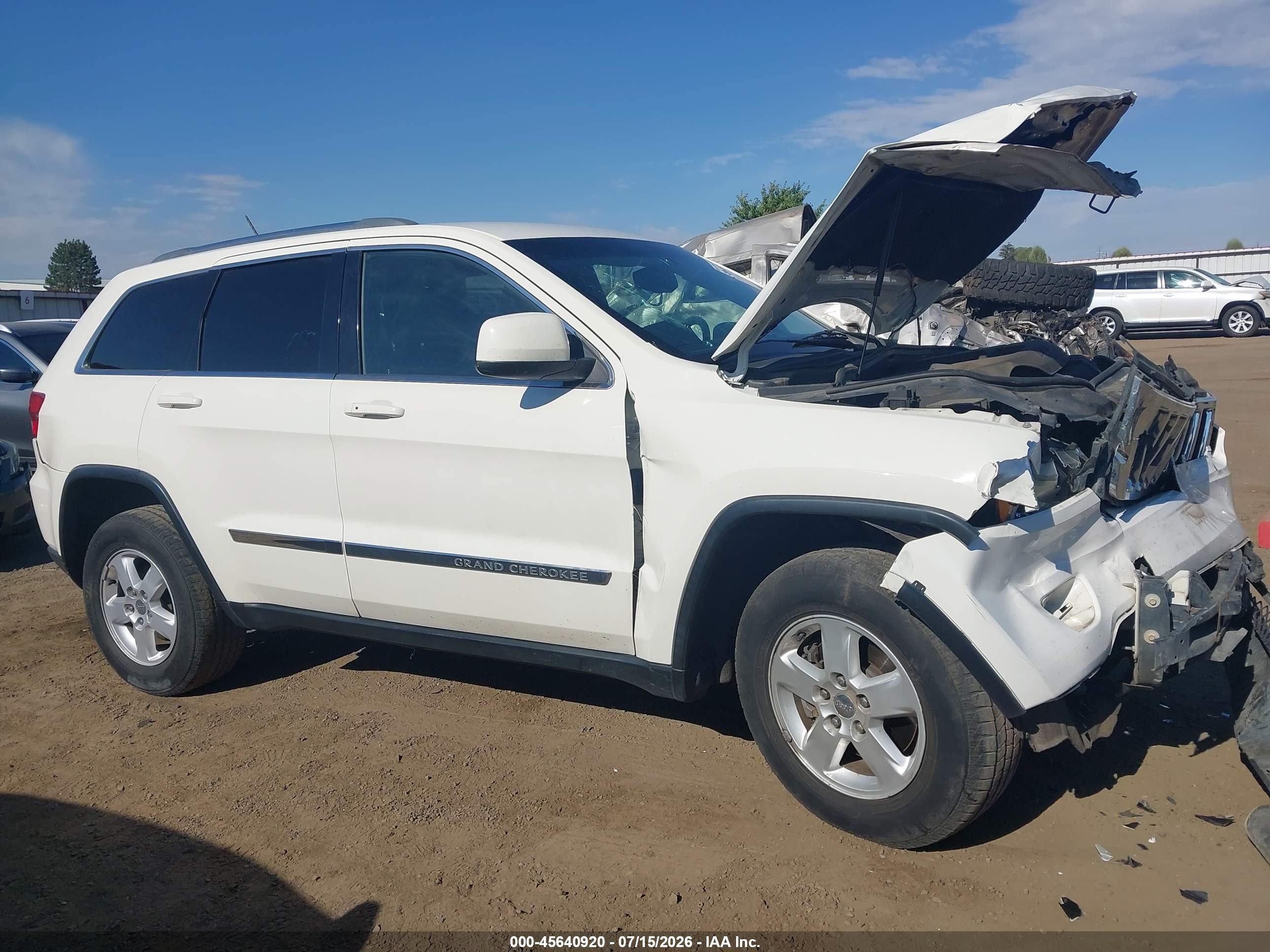 2011 Jeep Grand Cherokee Laredo White vin: 1J4RR4GG3BC507669