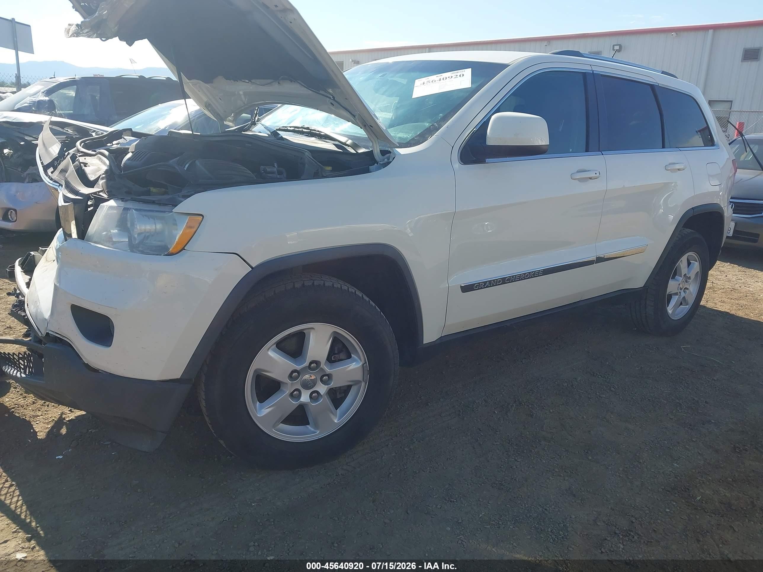 2011 Jeep Grand Cherokee Laredo White vin: 1J4RR4GG3BC507669