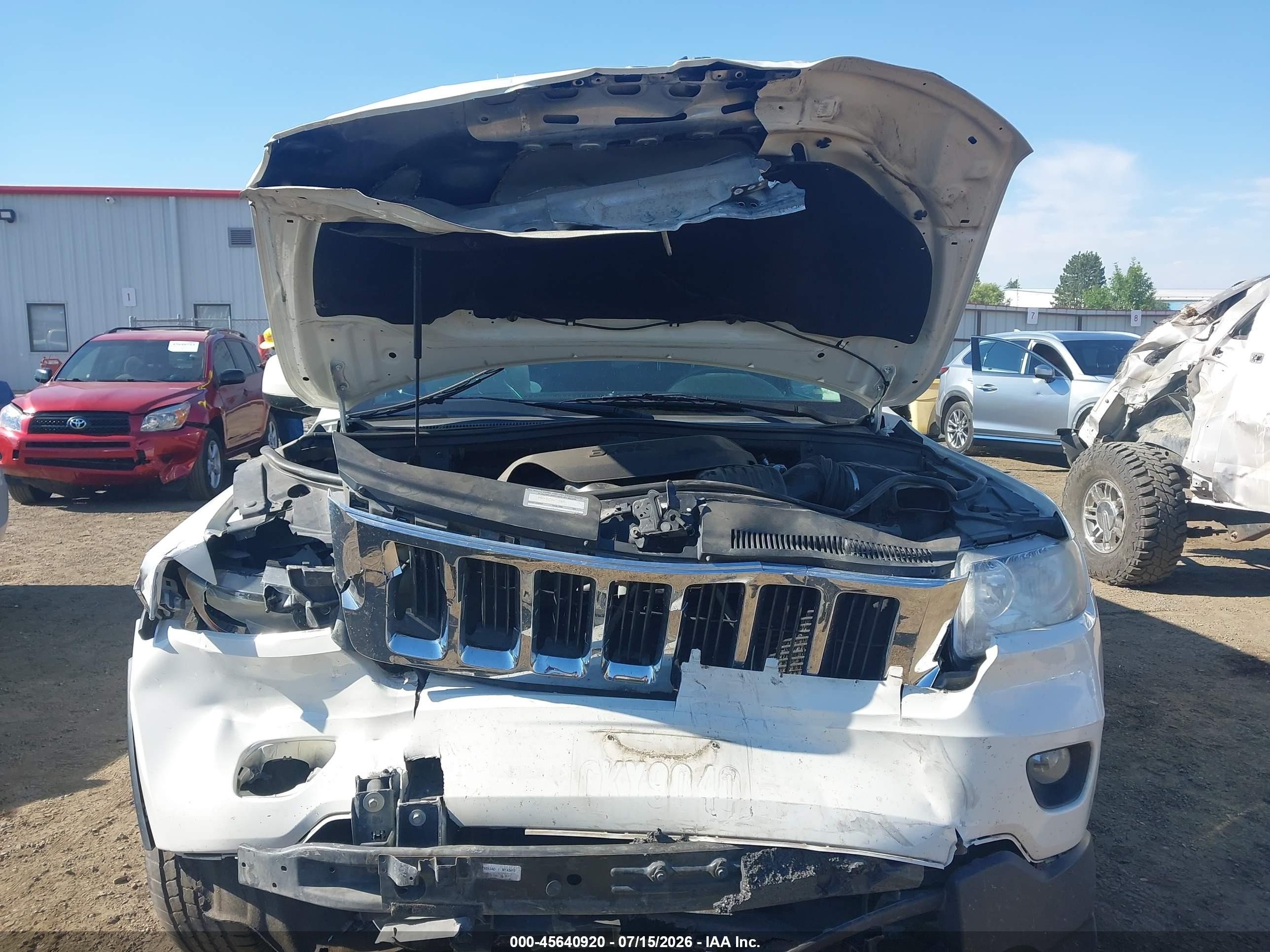 2011 Jeep Grand Cherokee Laredo White vin: 1J4RR4GG3BC507669