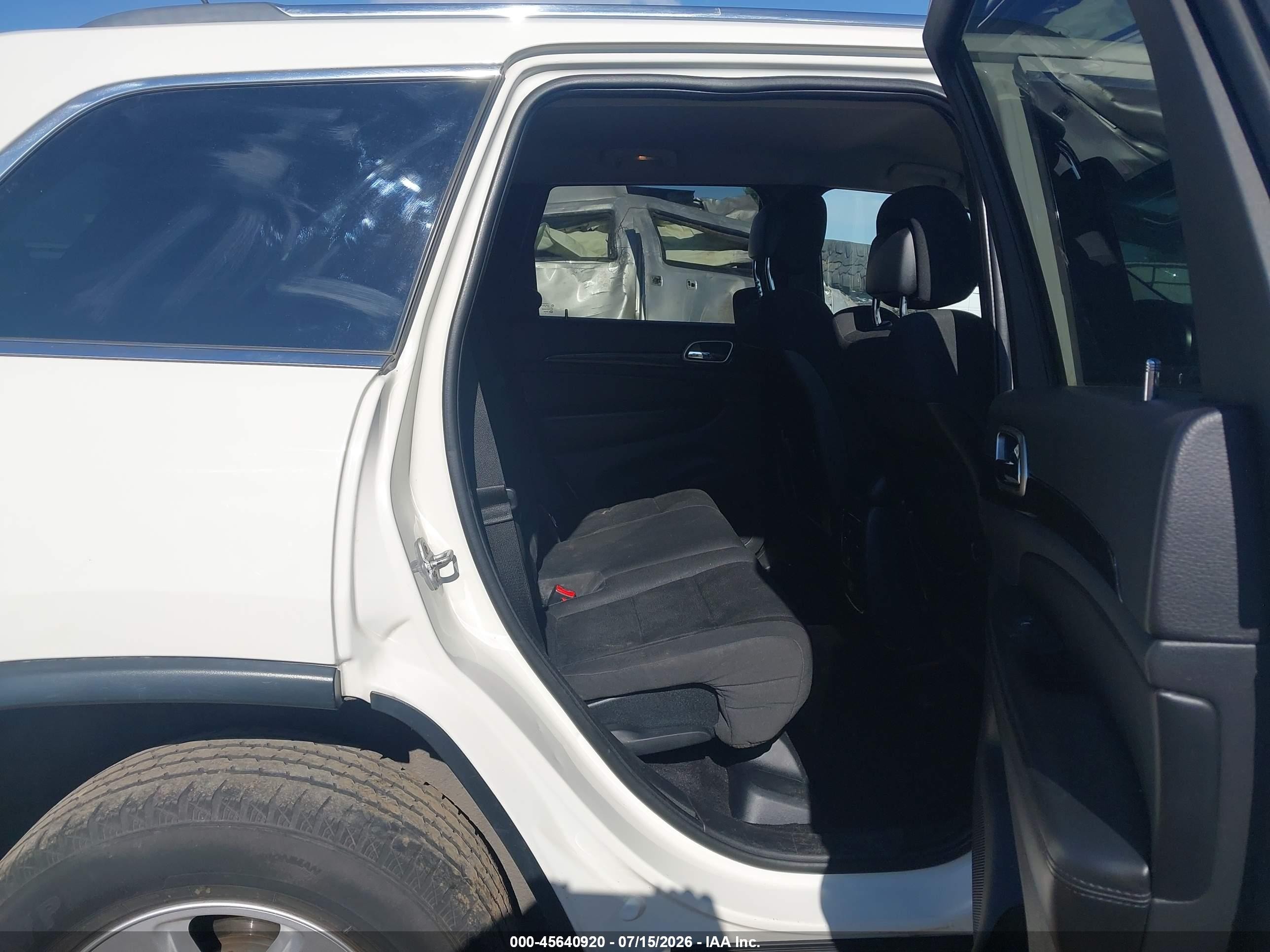 2011 Jeep Grand Cherokee Laredo White vin: 1J4RR4GG3BC507669