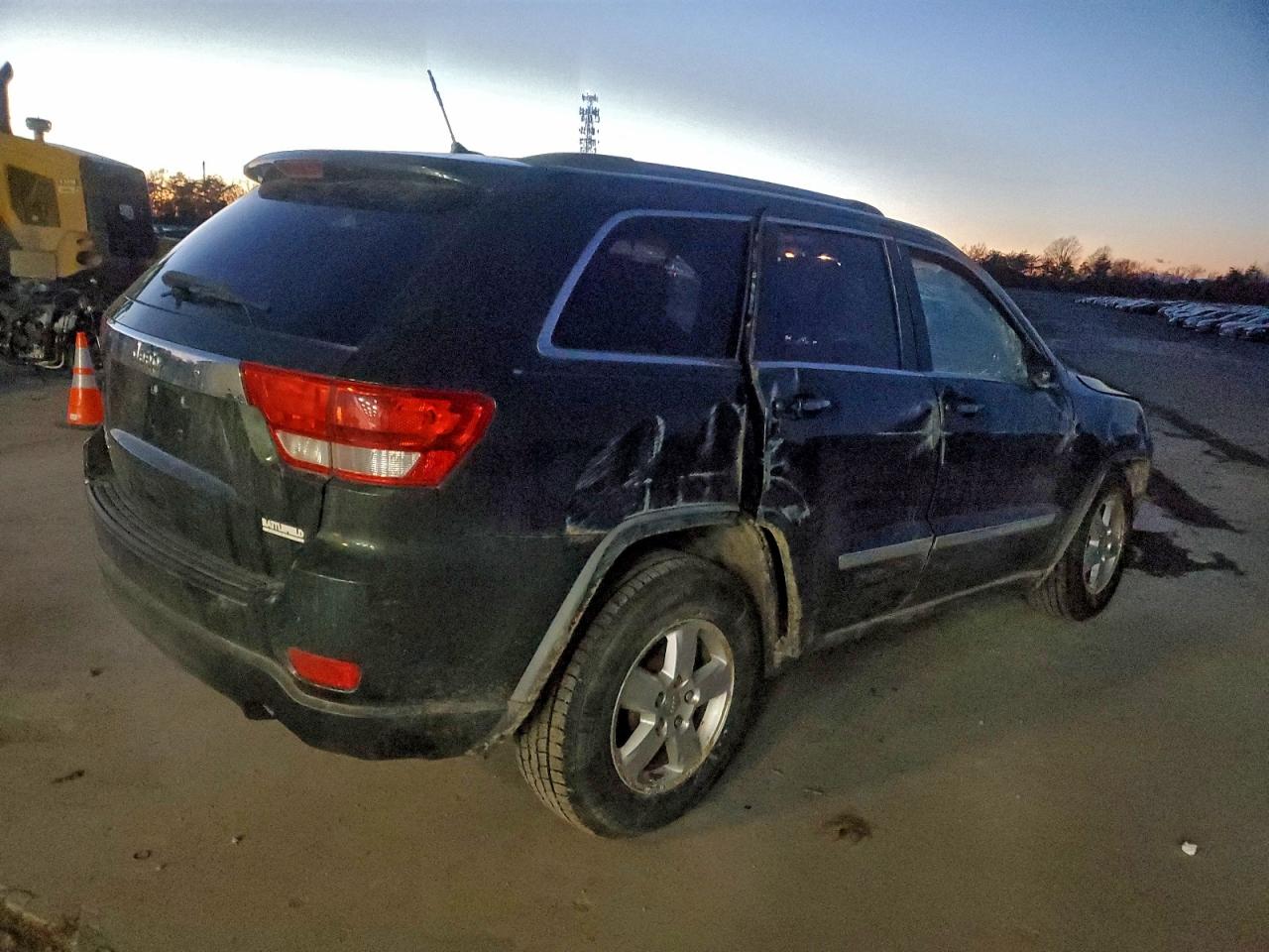 2011 Jeep Grand Cherokee Laredo Green vin: 1J4RR4GG3BC534807
