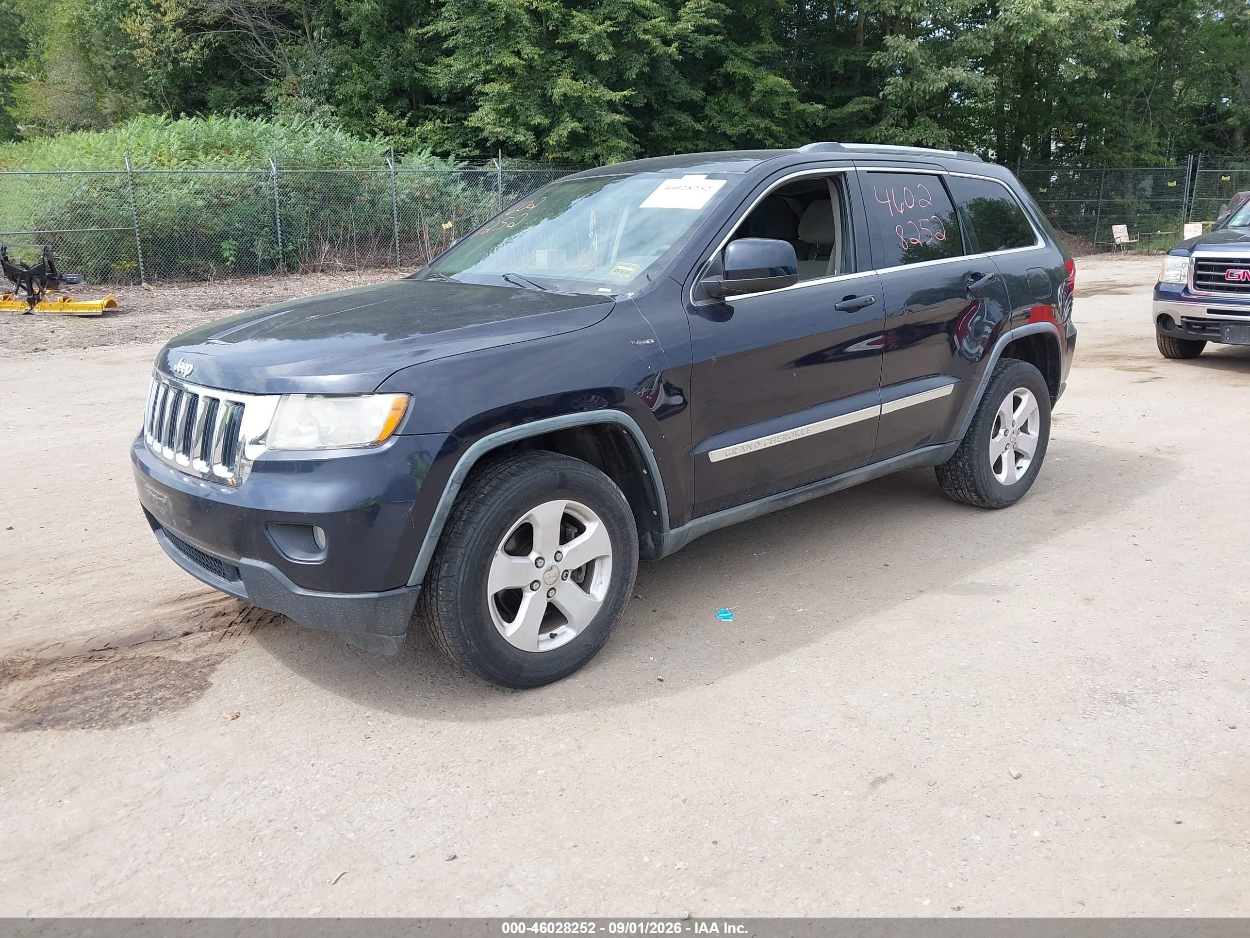 2011 Jeep Grand Cherokee Laredo Синий vin: 1J4RR4GG3BC540512