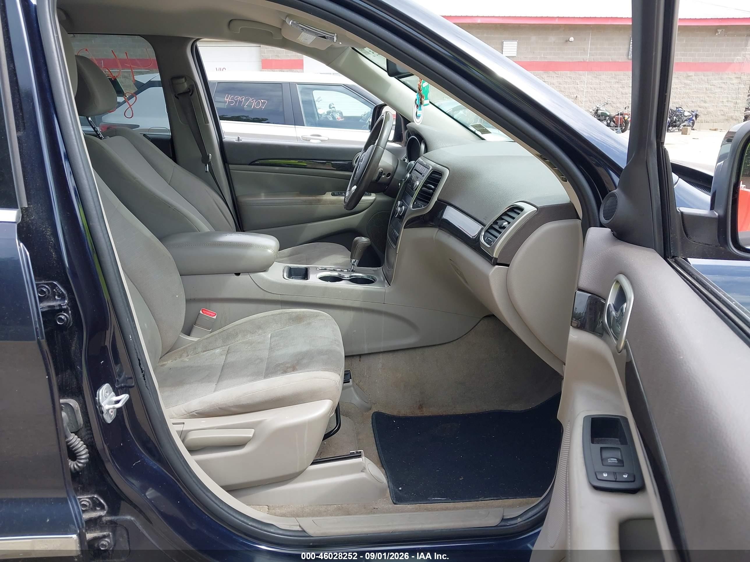 2011 Jeep Grand Cherokee Laredo Синий vin: 1J4RR4GG3BC540512