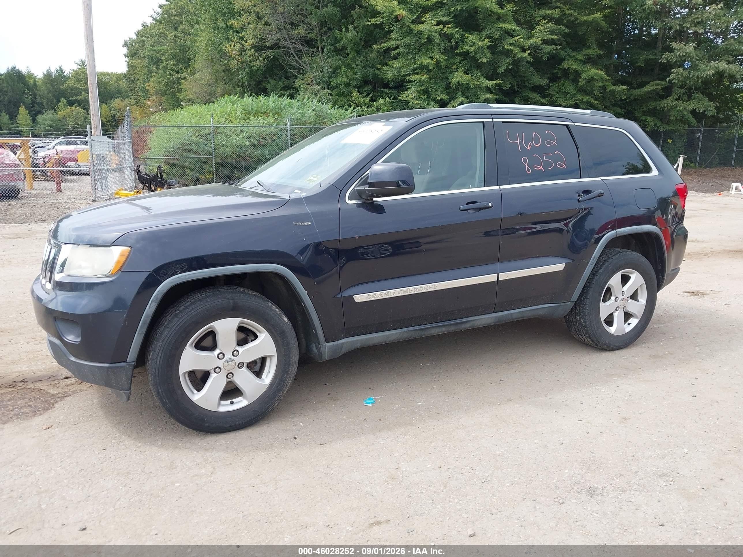 2011 Jeep Grand Cherokee Laredo Синий vin: 1J4RR4GG3BC540512