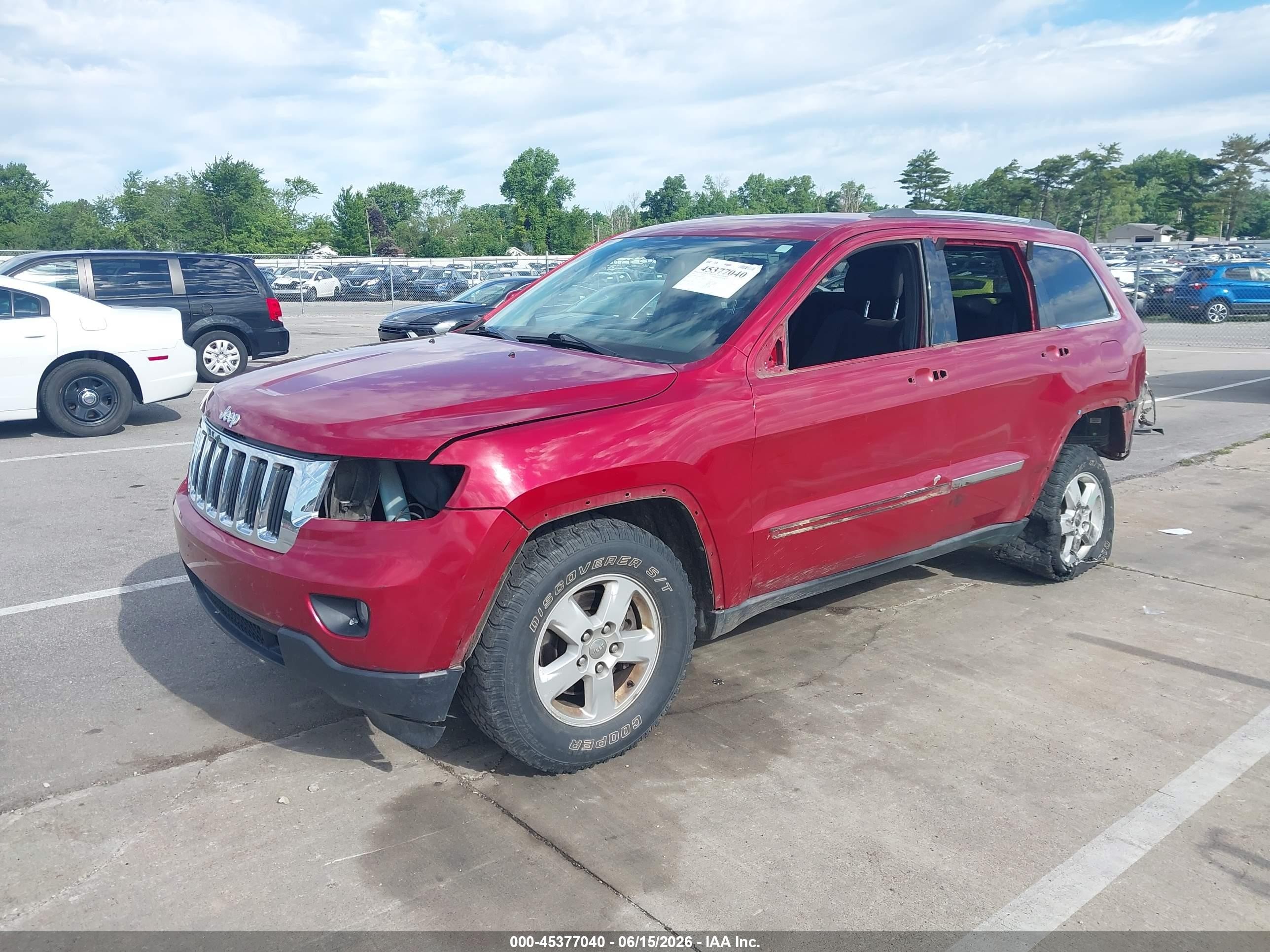 2011 Jeep Grand Cherokee Laredo Red vin: 1J4RR4GG3BC555222