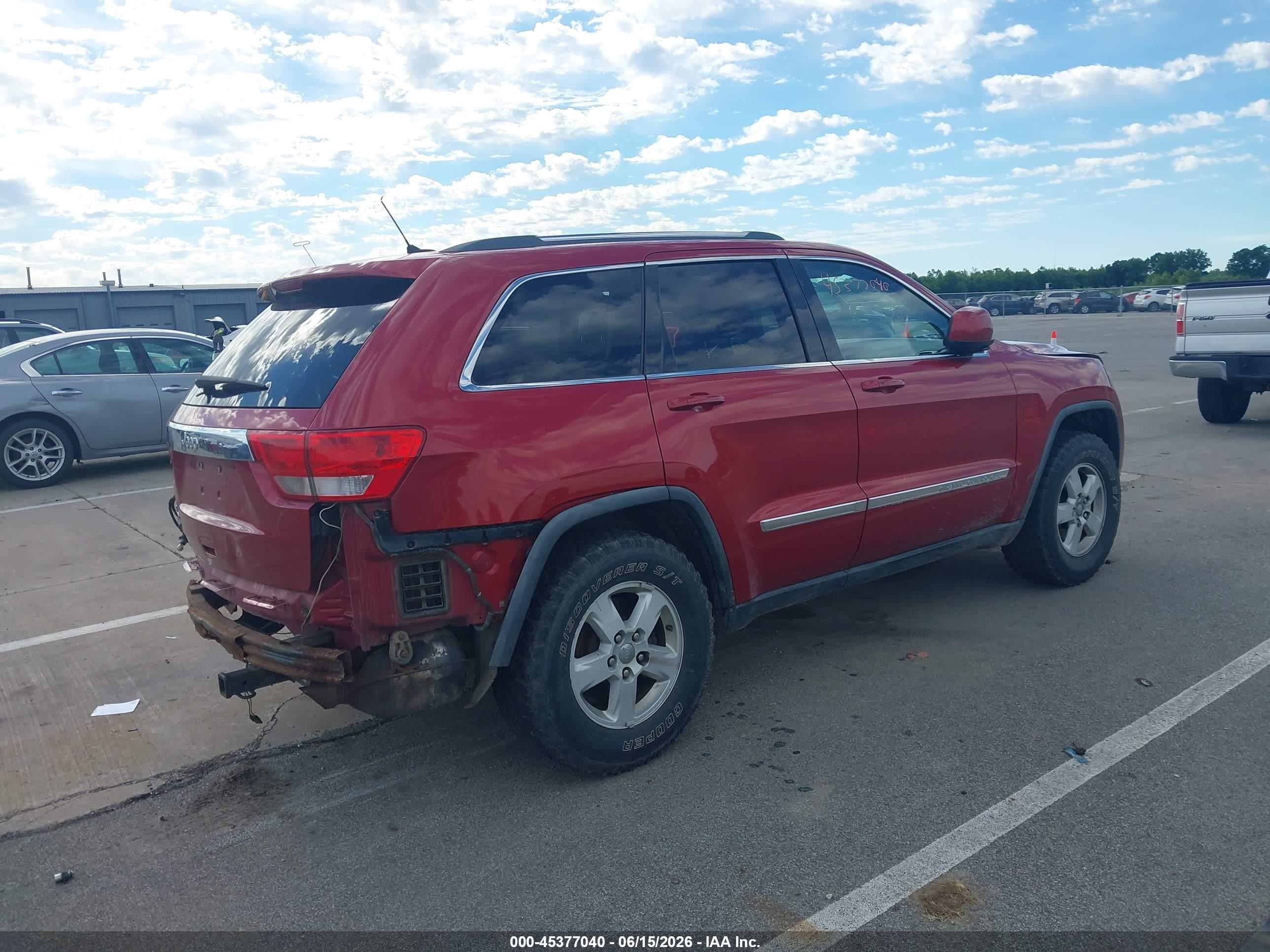 2011 Jeep Grand Cherokee Laredo Red vin: 1J4RR4GG3BC555222