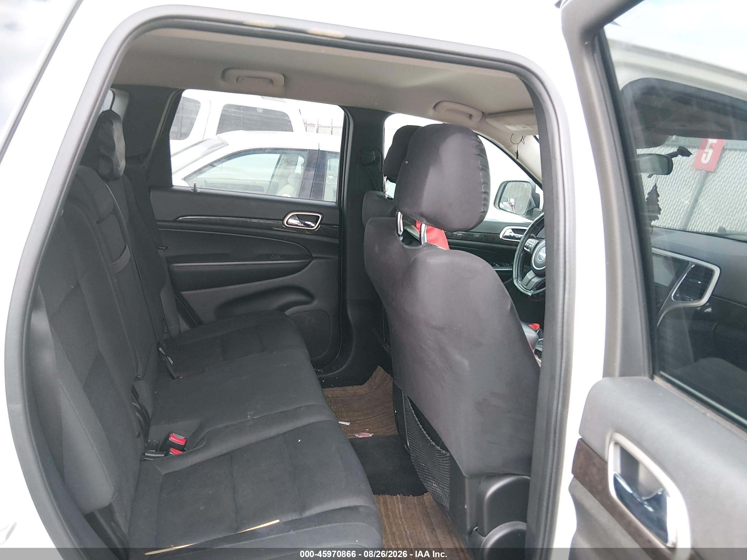 2011 Jeep Grand Cherokee Laredo Белый vin: 1J4RR4GG3BC570092