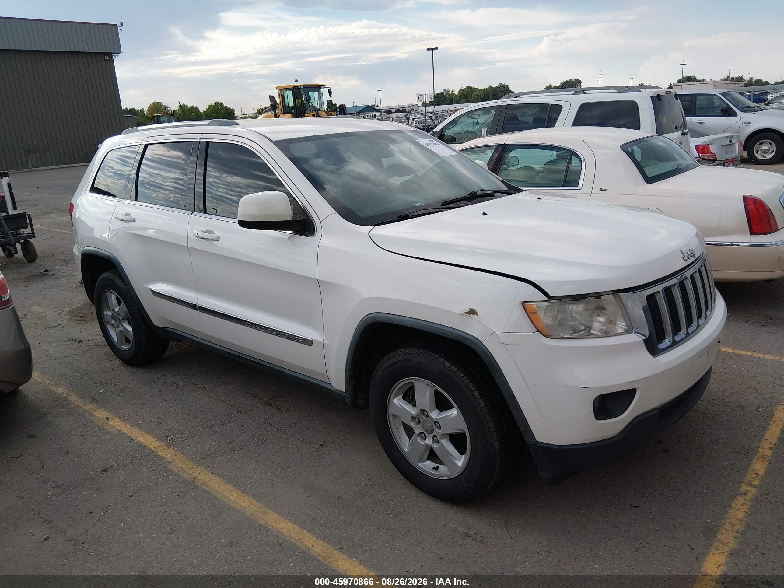 2011 Jeep Grand Cherokee Laredo White vin: 1J4RR4GG3BC570092