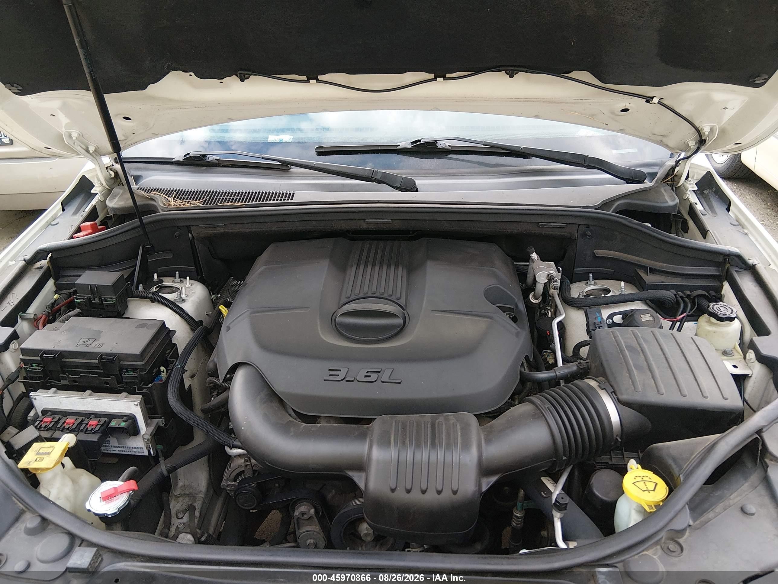 2011 Jeep Grand Cherokee Laredo Белый vin: 1J4RR4GG3BC570092