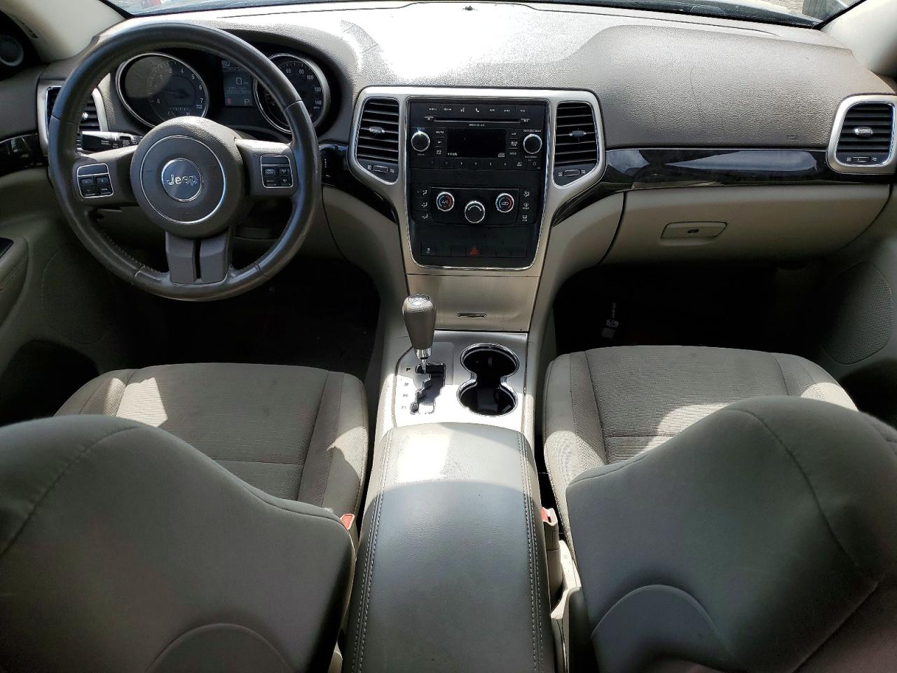 2011 Jeep Grand Cherokee Laredo Серый vin: 1J4RR4GG3BC576765