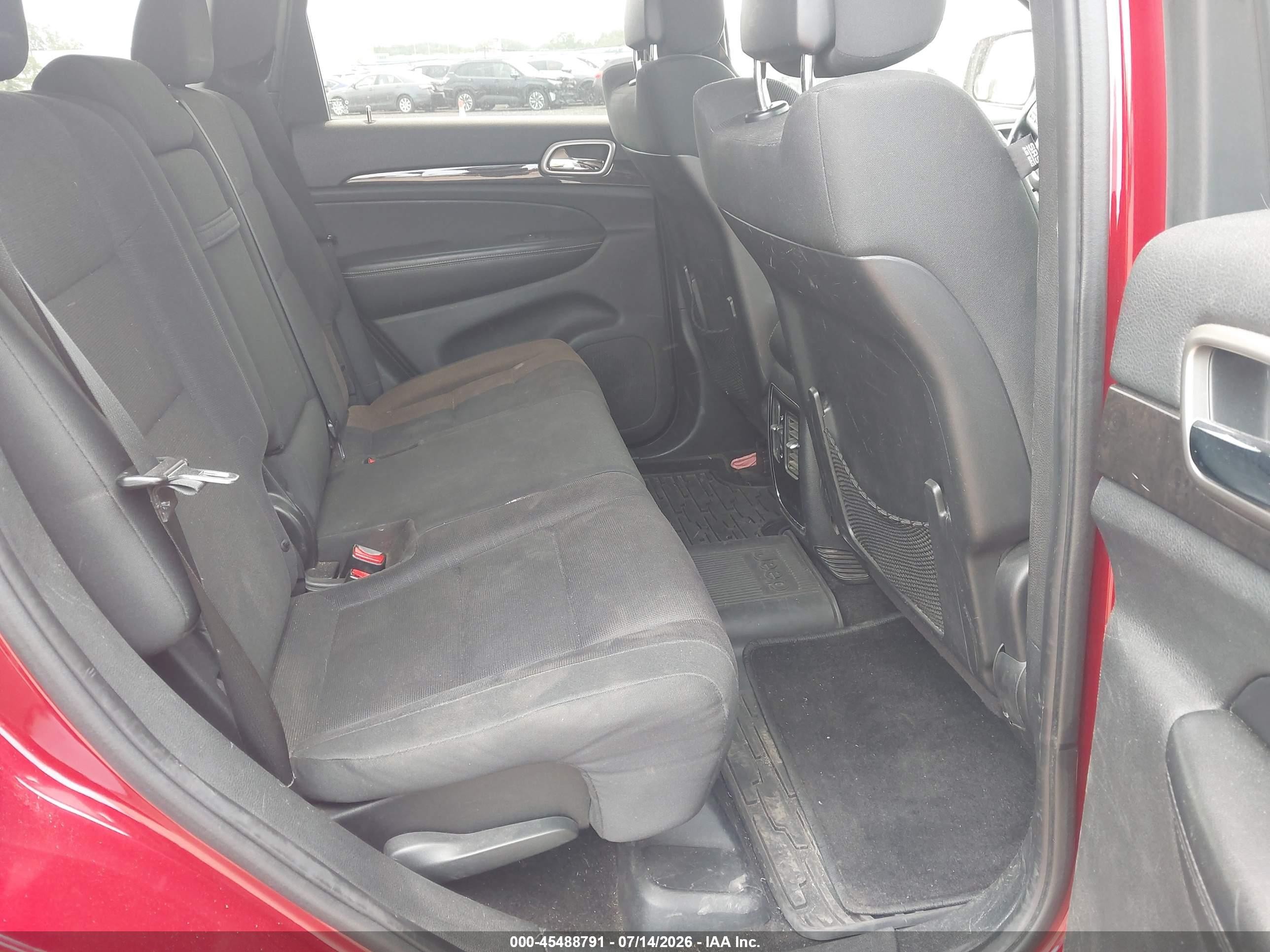 2011 Jeep Grand Cherokee Laredo Red vin: 1J4RR4GG3BC582260