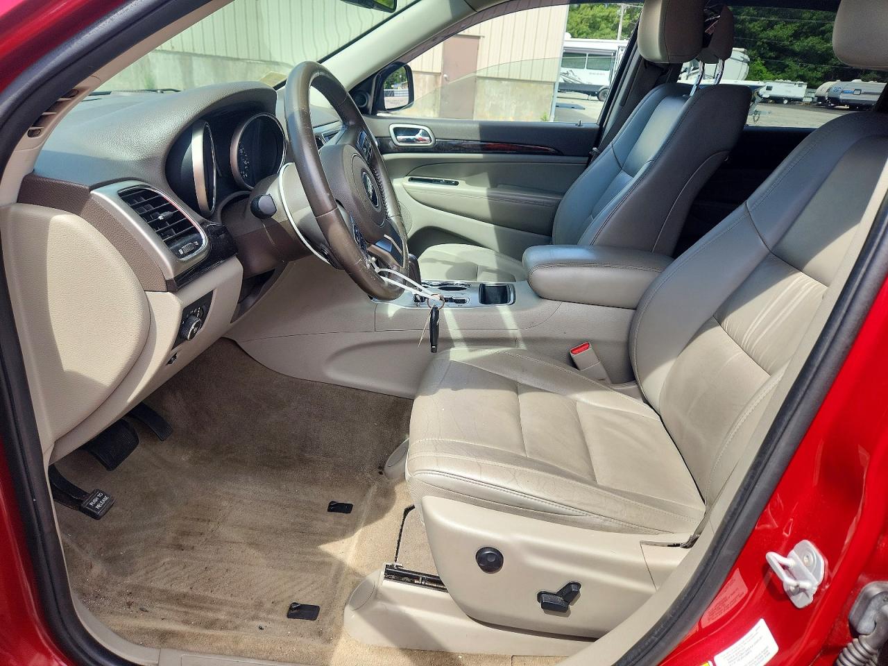 2011 Jeep Grand Cherokee Laredo Red vin: 1J4RR4GG3BC602135