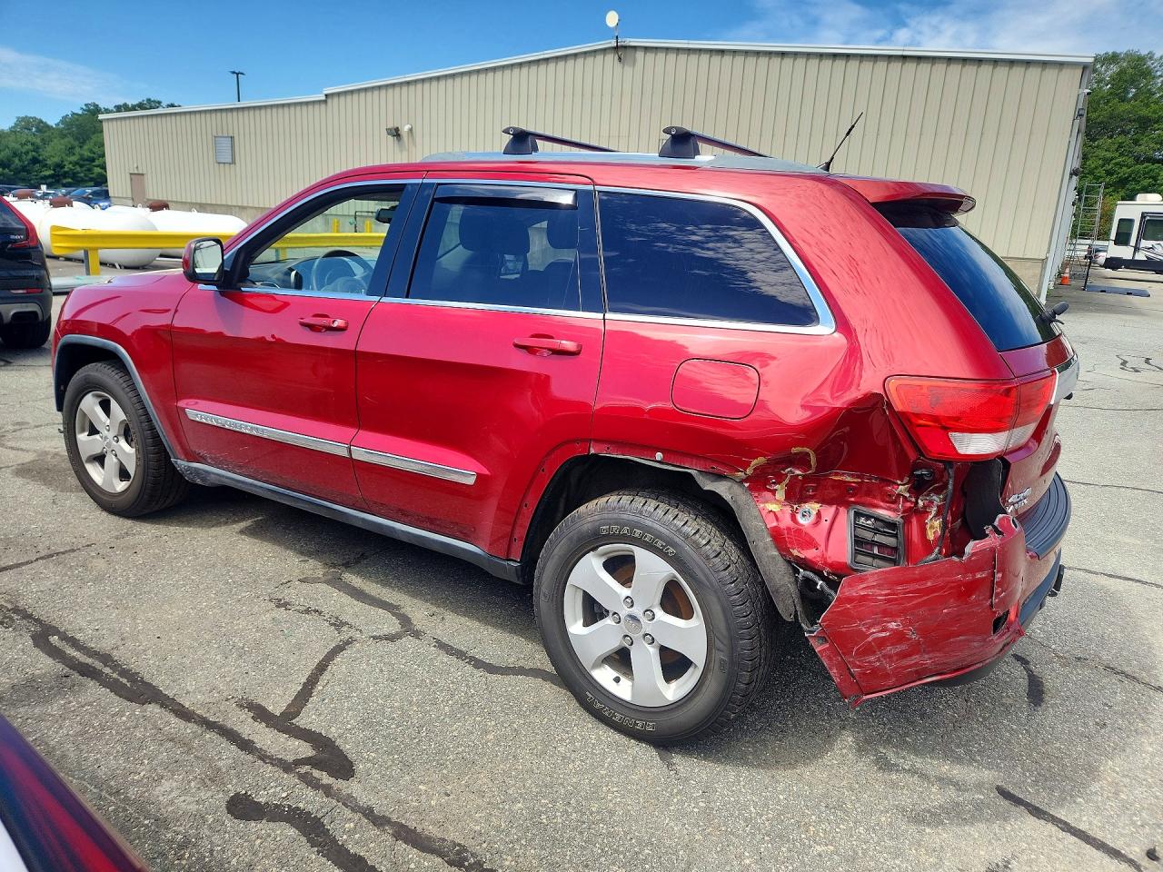 2011 Jeep Grand Cherokee Laredo Red vin: 1J4RR4GG3BC602135