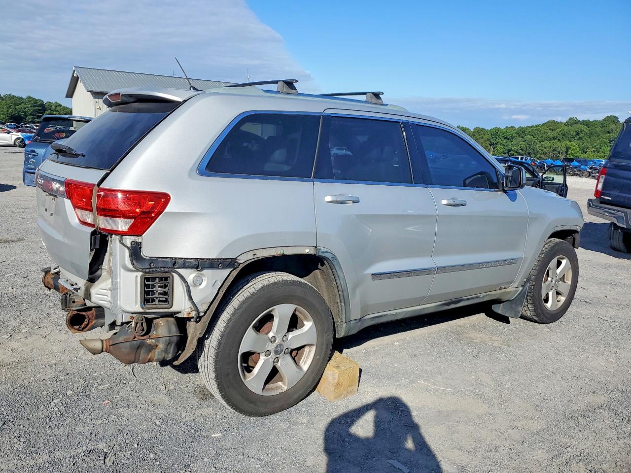 2011 Jeep Grand Cherokee Laredo Silver vin: 1J4RR4GG3BC613085