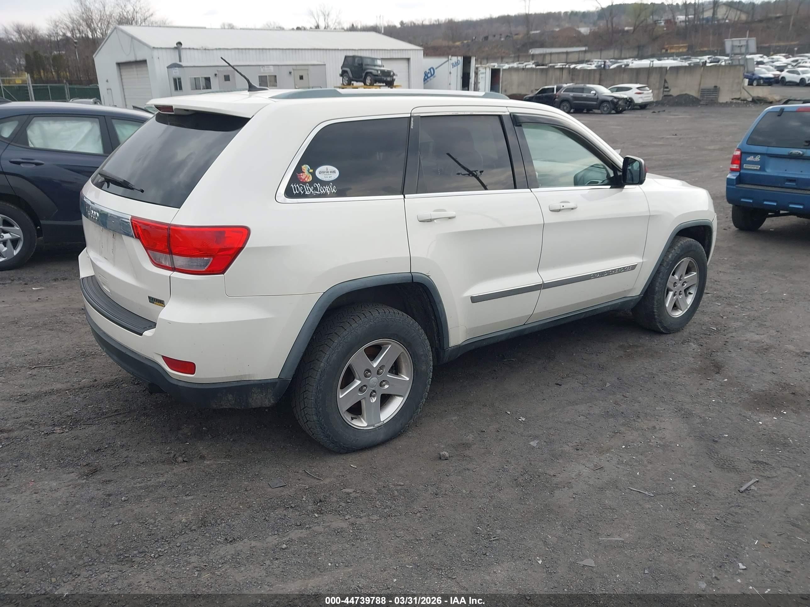 2011 Jeep Grand Cherokee Laredo White vin: 1J4RR4GG3BC640030