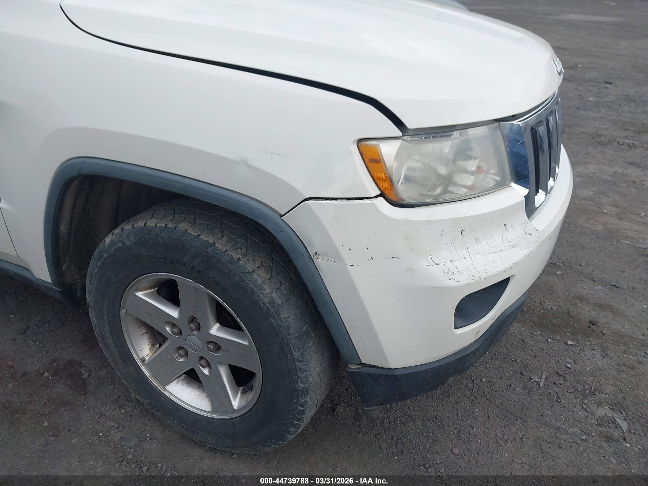 2011 Jeep Grand Cherokee Laredo White vin: 1J4RR4GG3BC640030