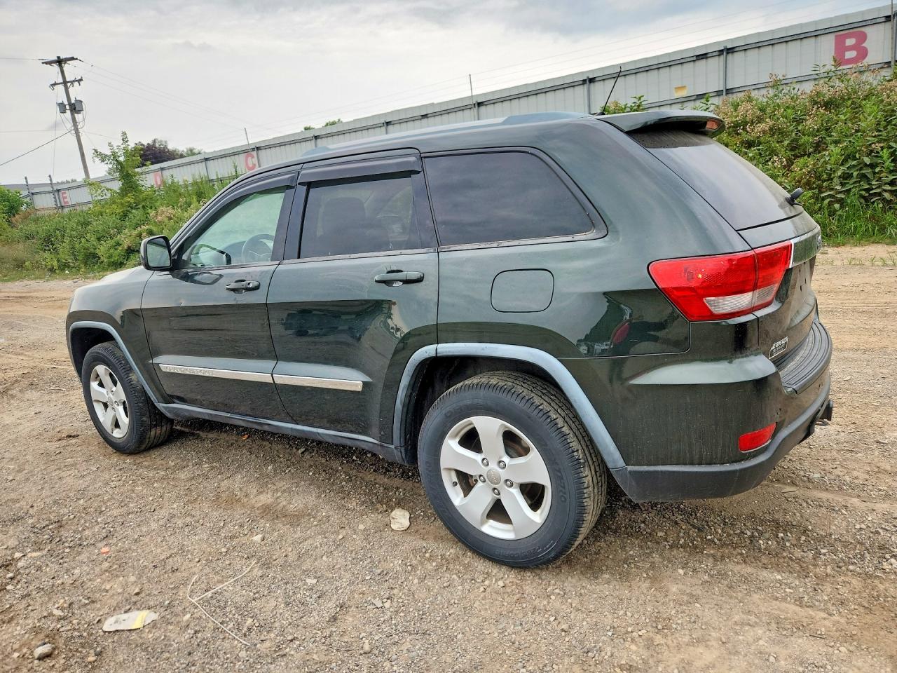 2011 Jeep Grand Cherokee Laredo Зеленый vin: 1J4RR4GG3BC641825