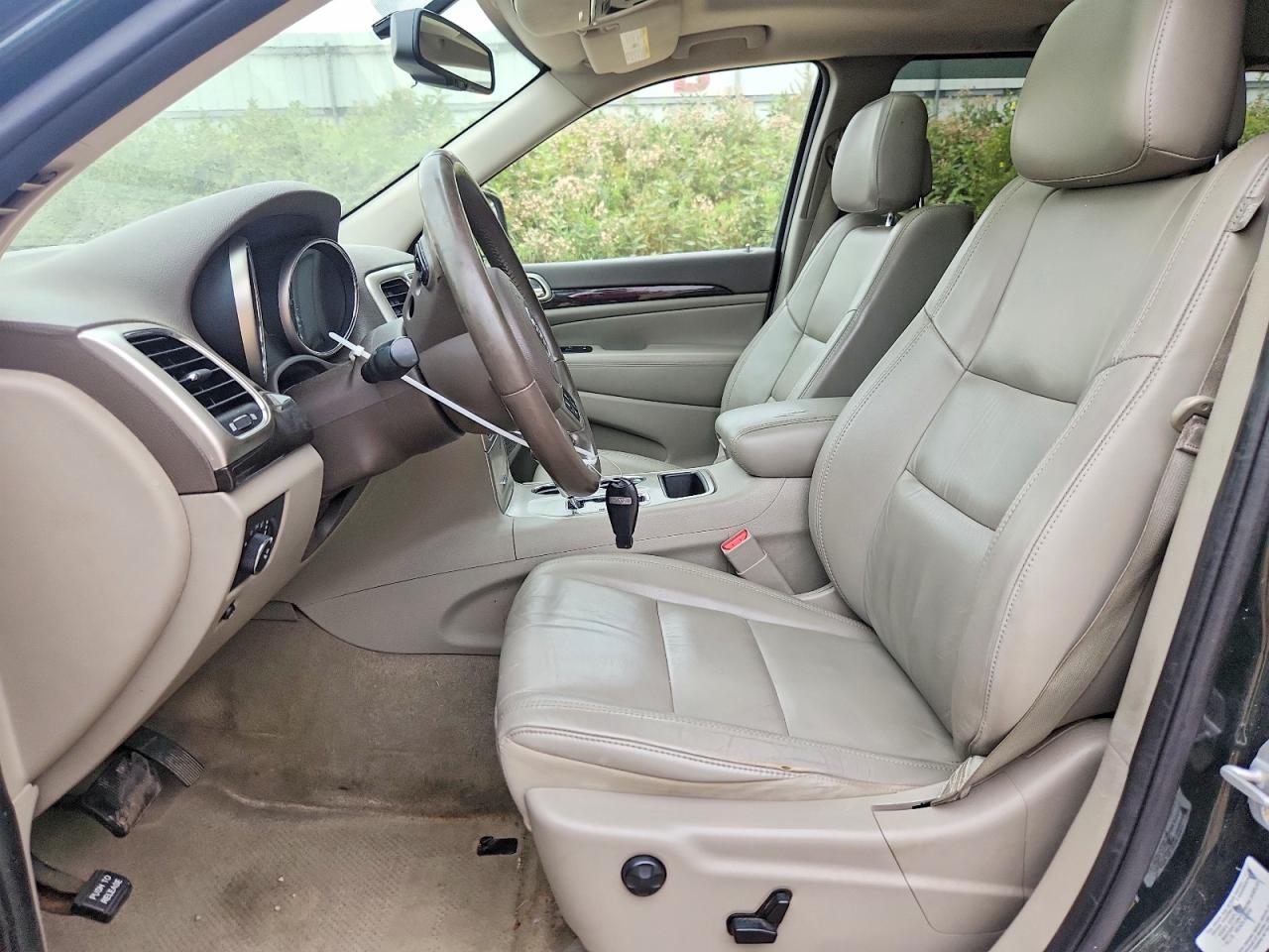 2011 Jeep Grand Cherokee Laredo Зеленый vin: 1J4RR4GG3BC641825
