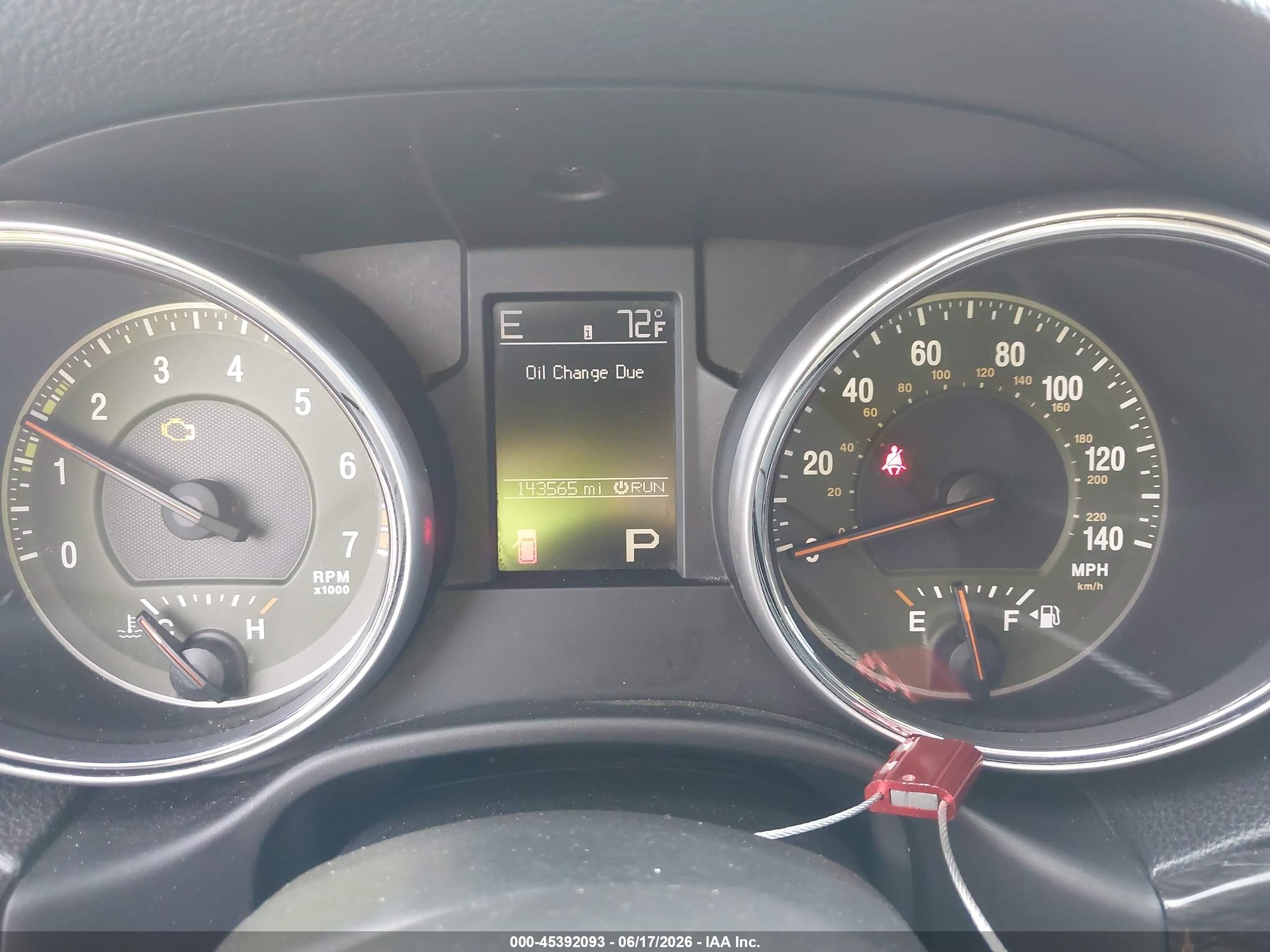 2011 Jeep Grand Cherokee Laredo Оранжевый vin: 1J4RR4GG3BC675408