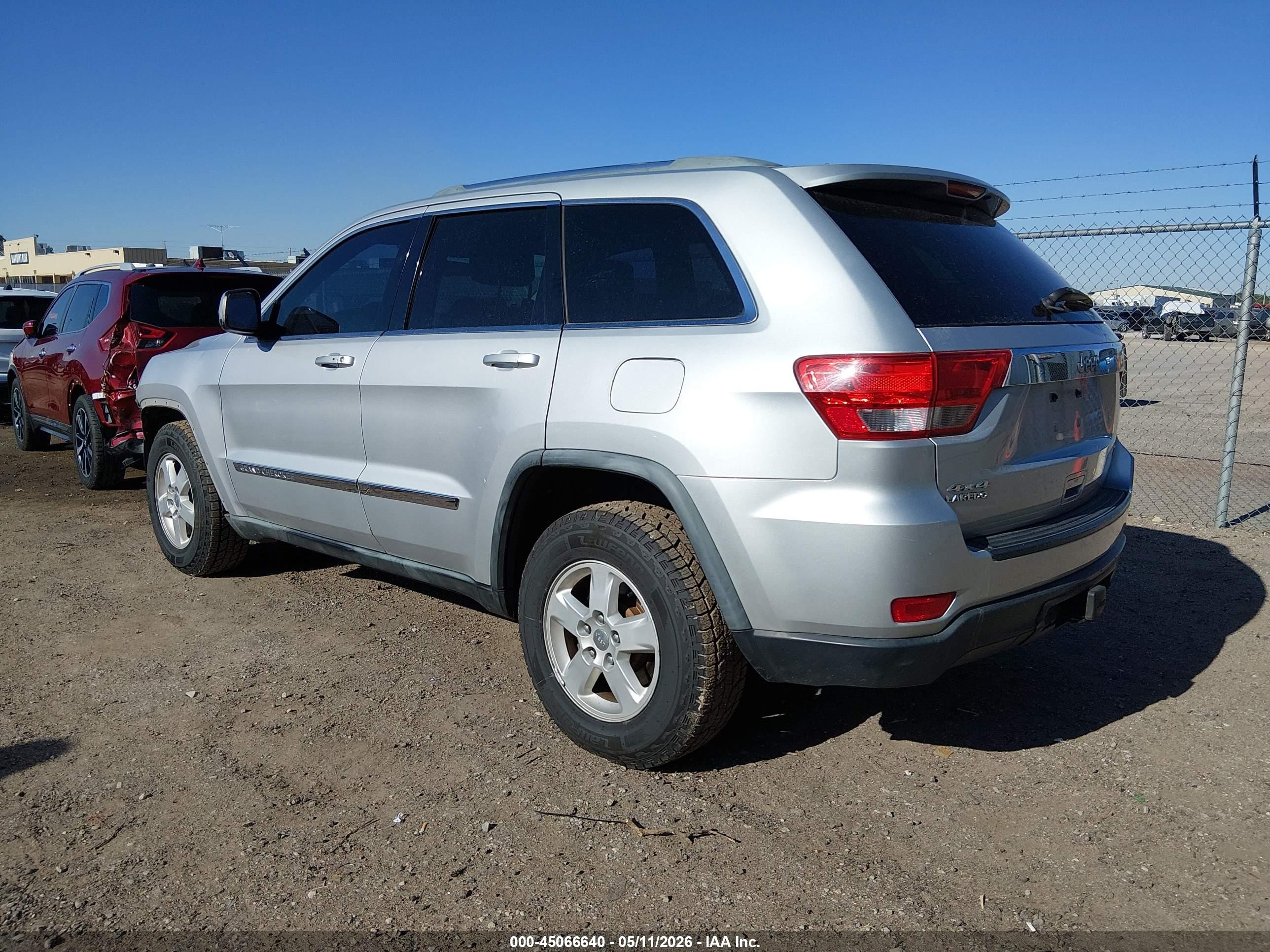 2011 Jeep Grand Cherokee Laredo Silver vin: 1J4RR4GG3BC705443
