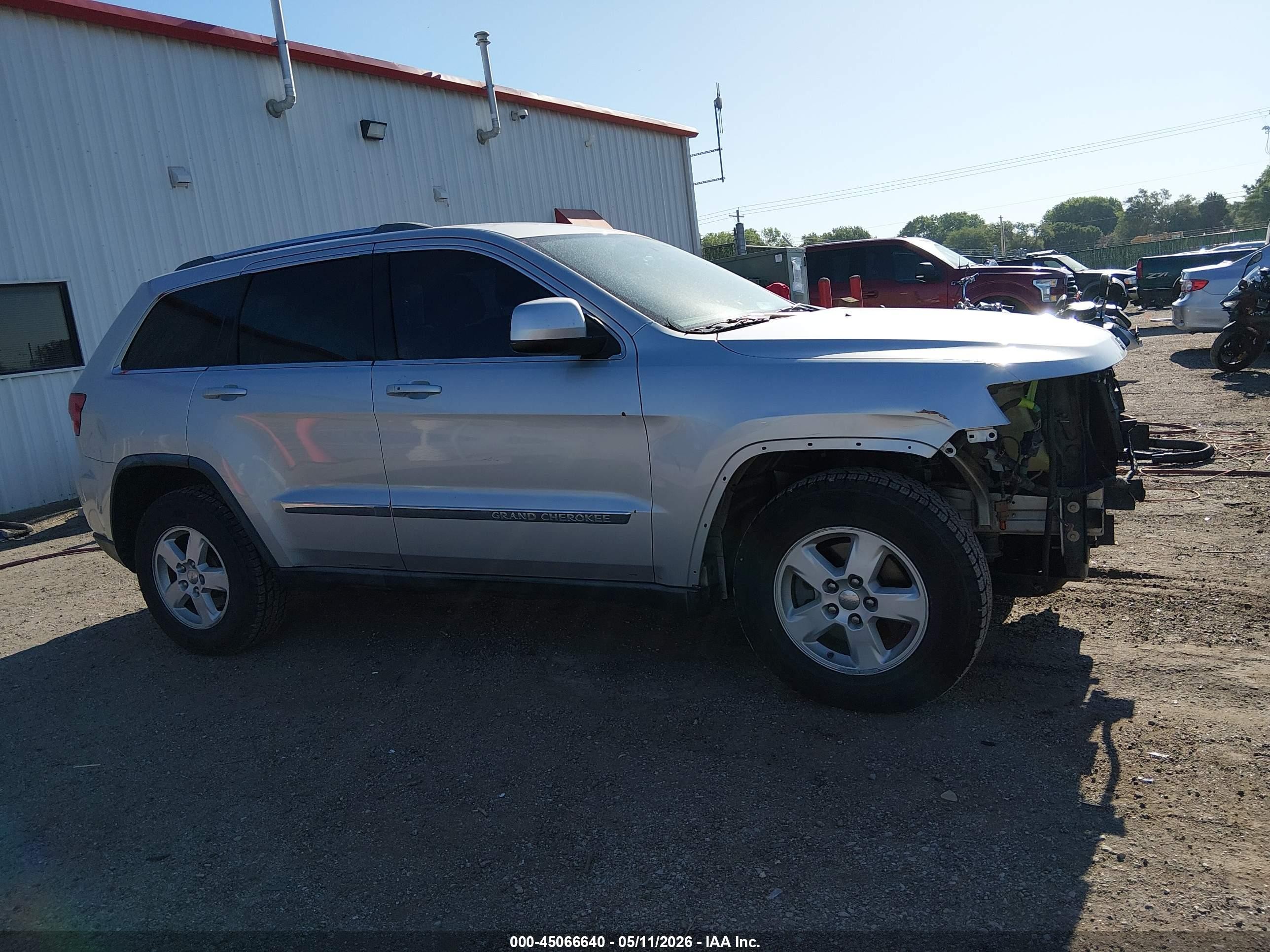 2011 Jeep Grand Cherokee Laredo Silver vin: 1J4RR4GG3BC705443