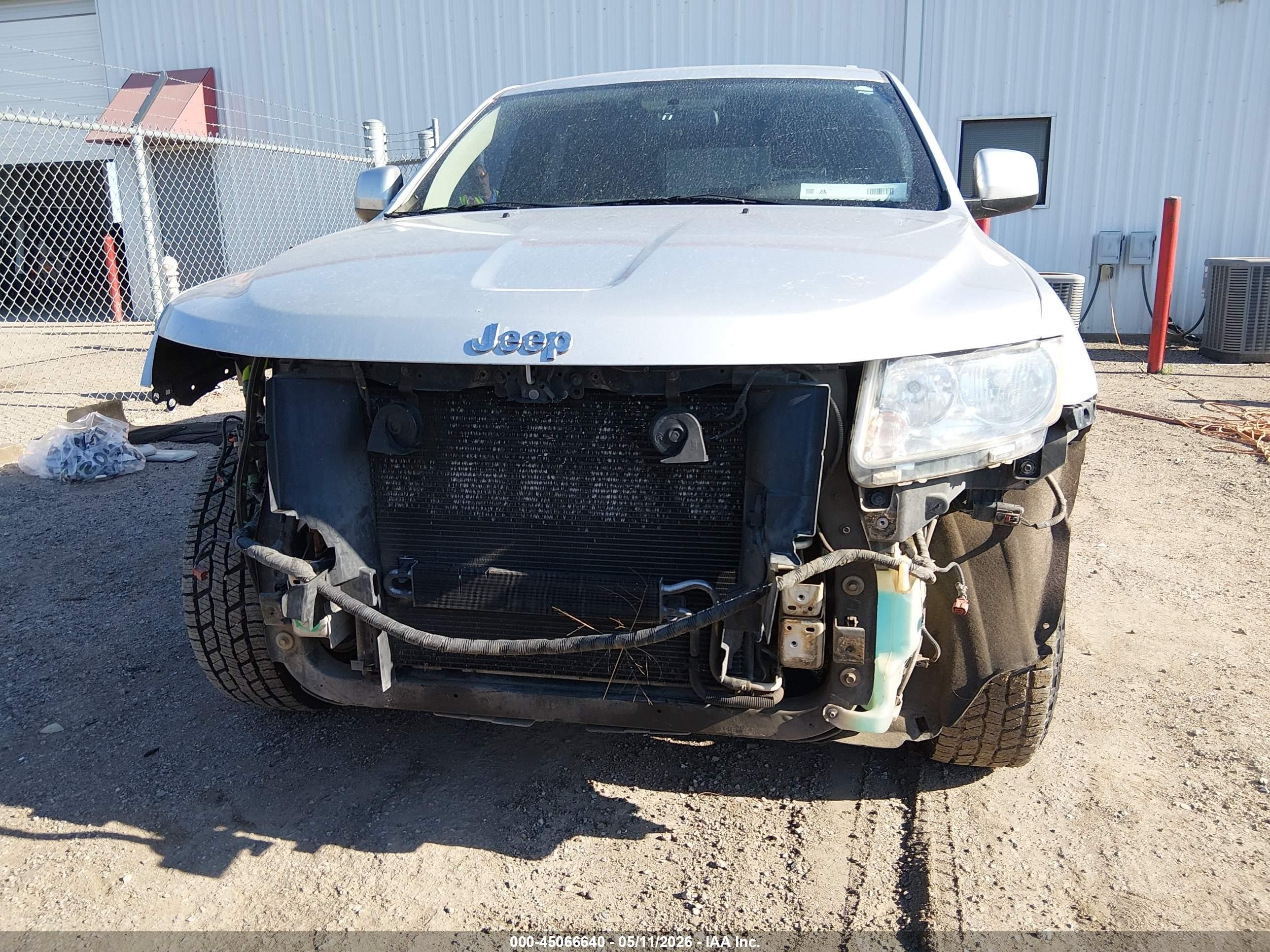 2011 Jeep Grand Cherokee Laredo Silver vin: 1J4RR4GG3BC705443