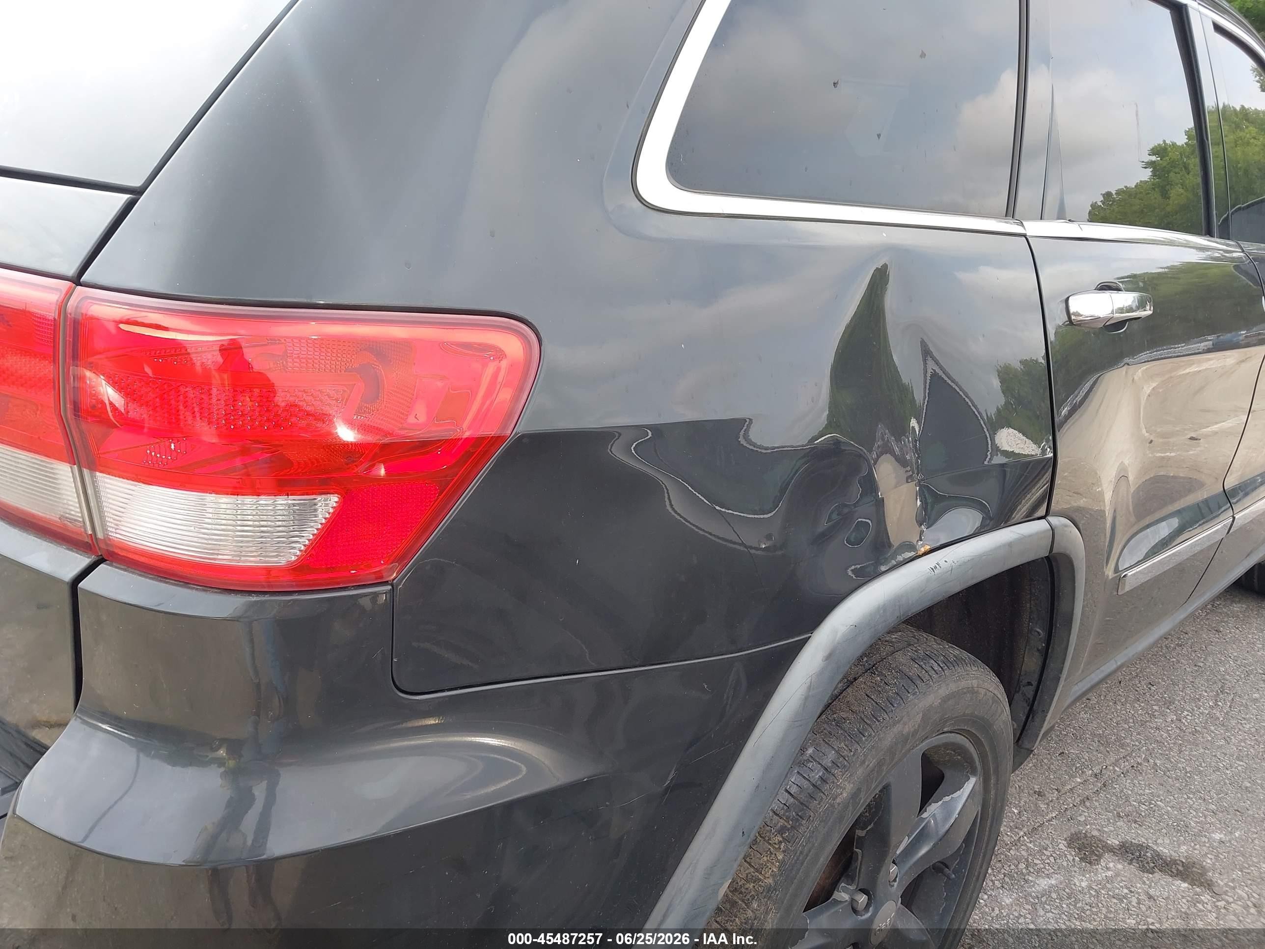 2011 Jeep Grand Cherokee Laredo Черный vin: 1J4RR4GG3BC717950