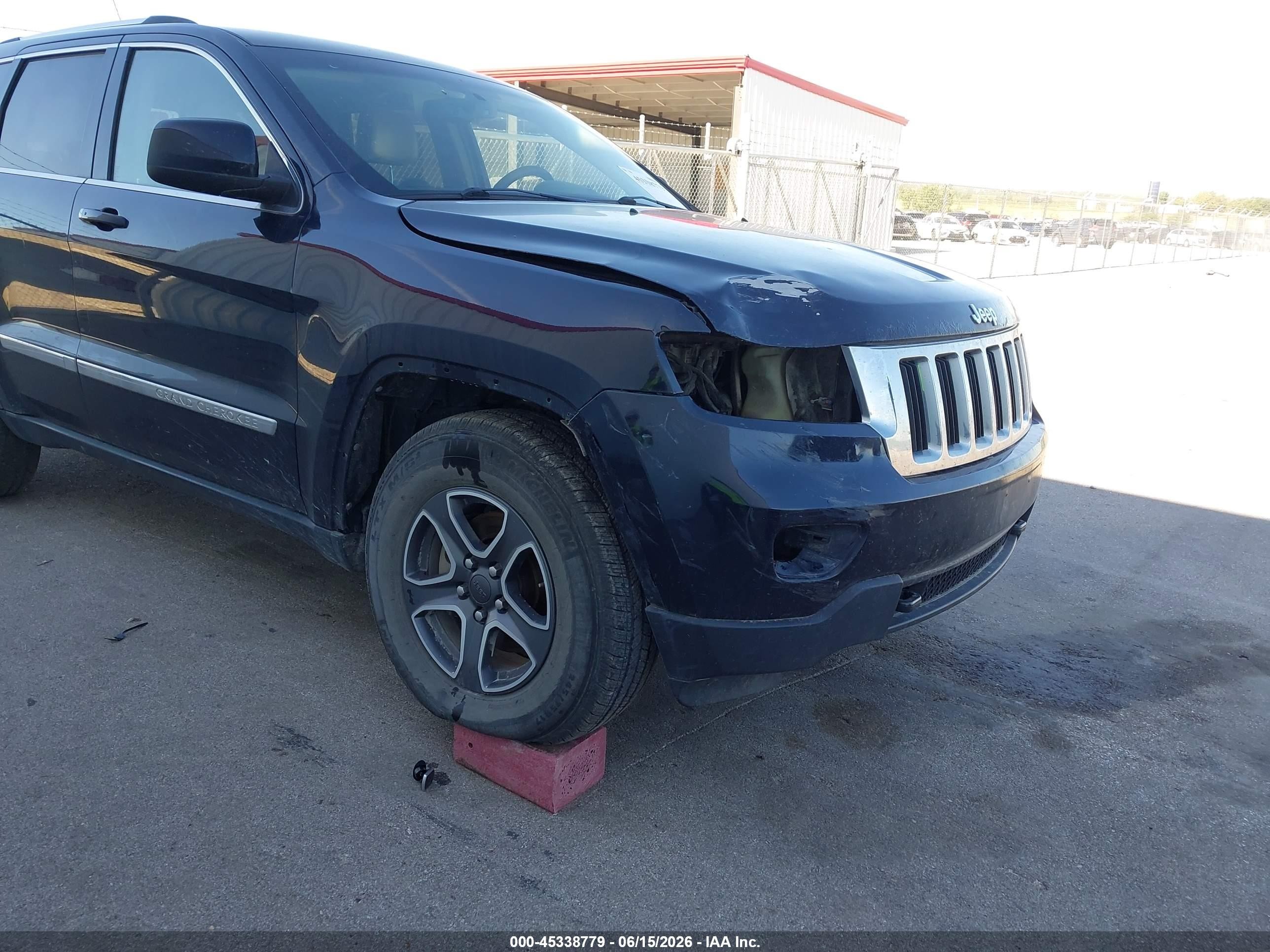 2011 Jeep Grand Cherokee Laredo Black vin: 1J4RR4GG4BC505588
