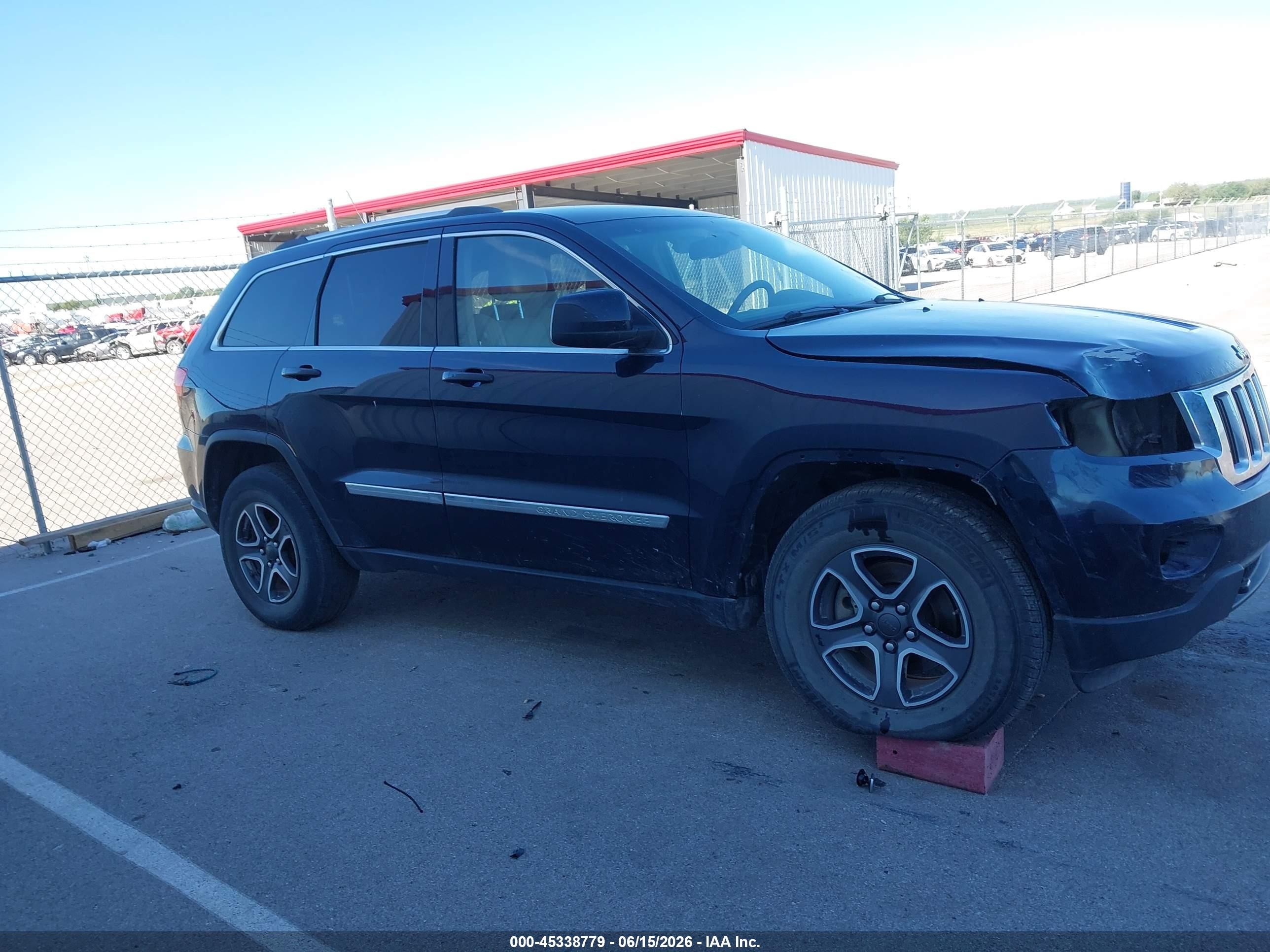 2011 Jeep Grand Cherokee Laredo Black vin: 1J4RR4GG4BC505588