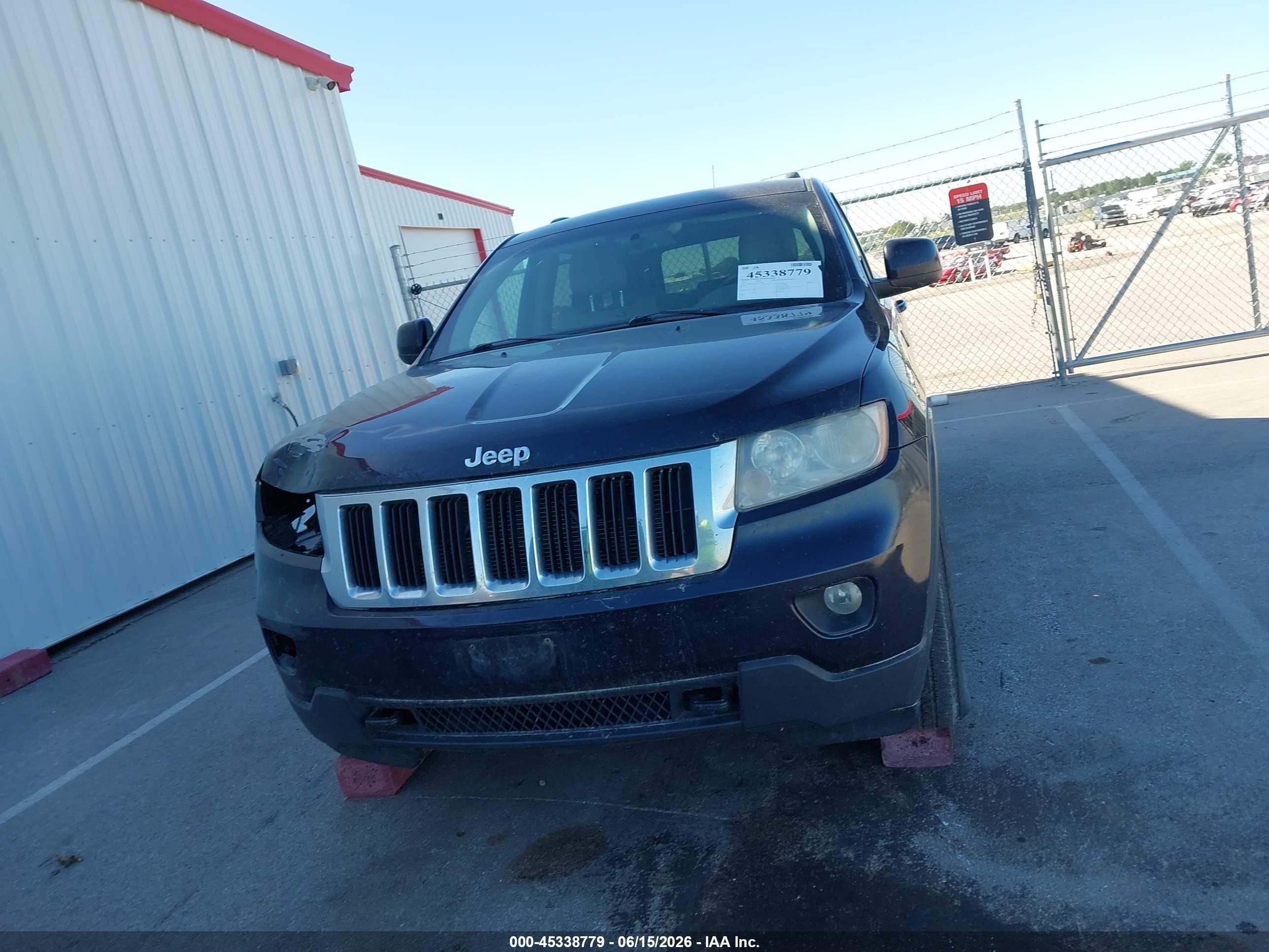 2011 Jeep Grand Cherokee Laredo Black vin: 1J4RR4GG4BC505588