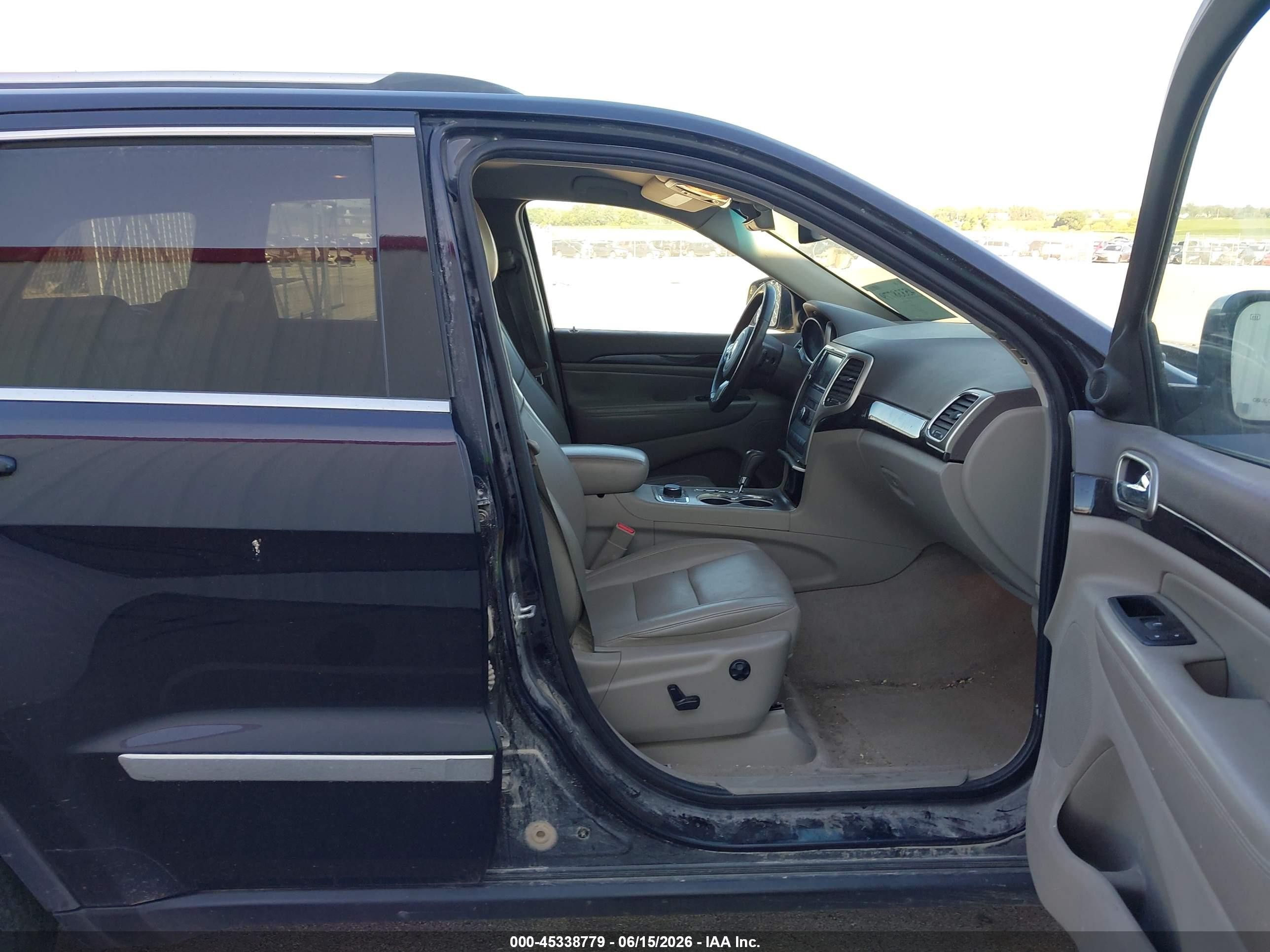 2011 Jeep Grand Cherokee Laredo Black vin: 1J4RR4GG4BC505588