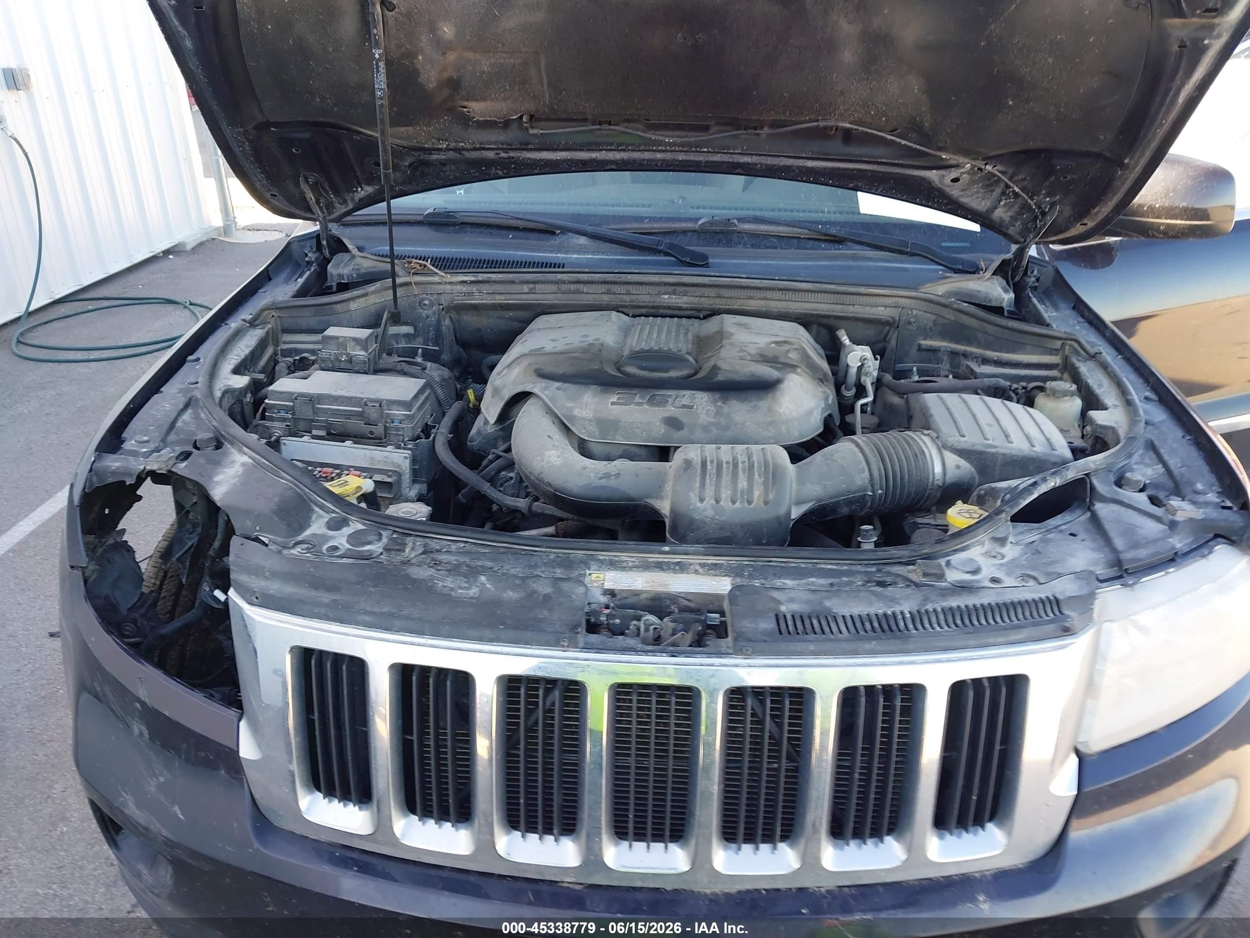 2011 Jeep Grand Cherokee Laredo Black vin: 1J4RR4GG4BC505588