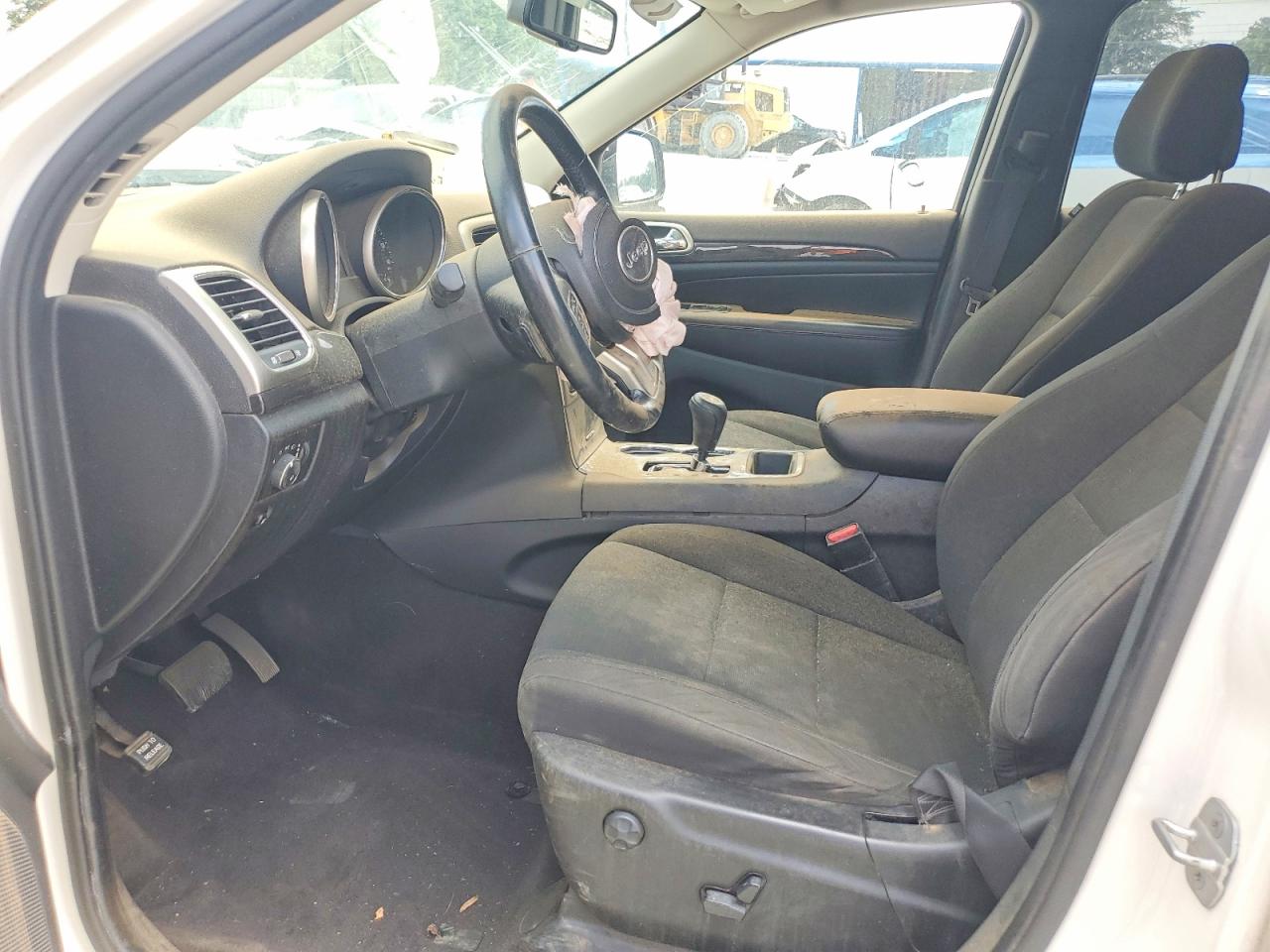 2011 Jeep Grand Cherokee Laredo Белый vin: 1J4RR4GG4BC519653