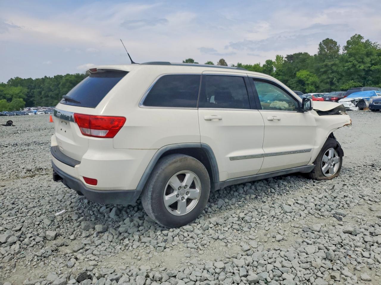 2011 Jeep Grand Cherokee Laredo Белый vin: 1J4RR4GG4BC519653
