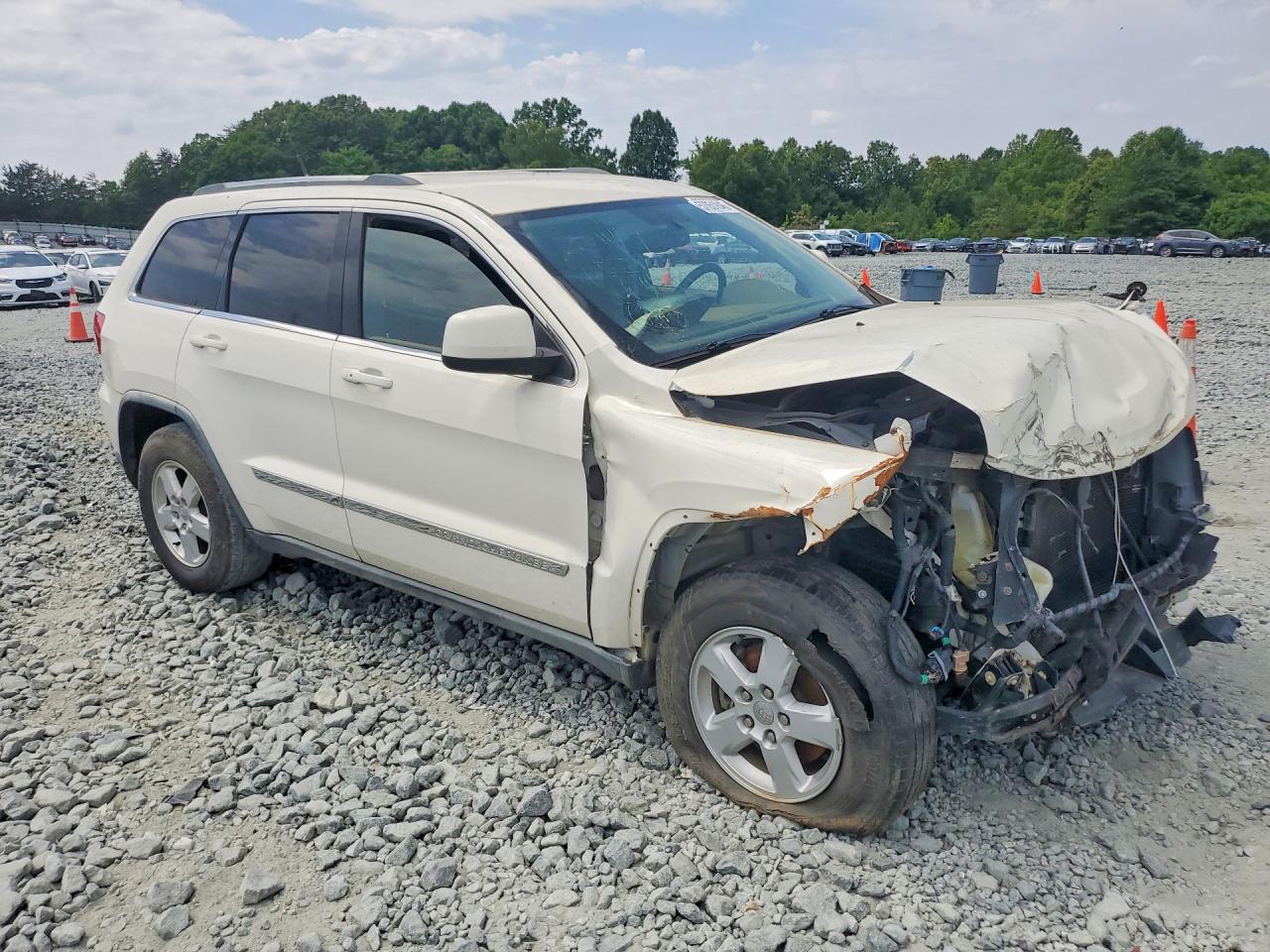 2011 Jeep Grand Cherokee Laredo Белый vin: 1J4RR4GG4BC519653