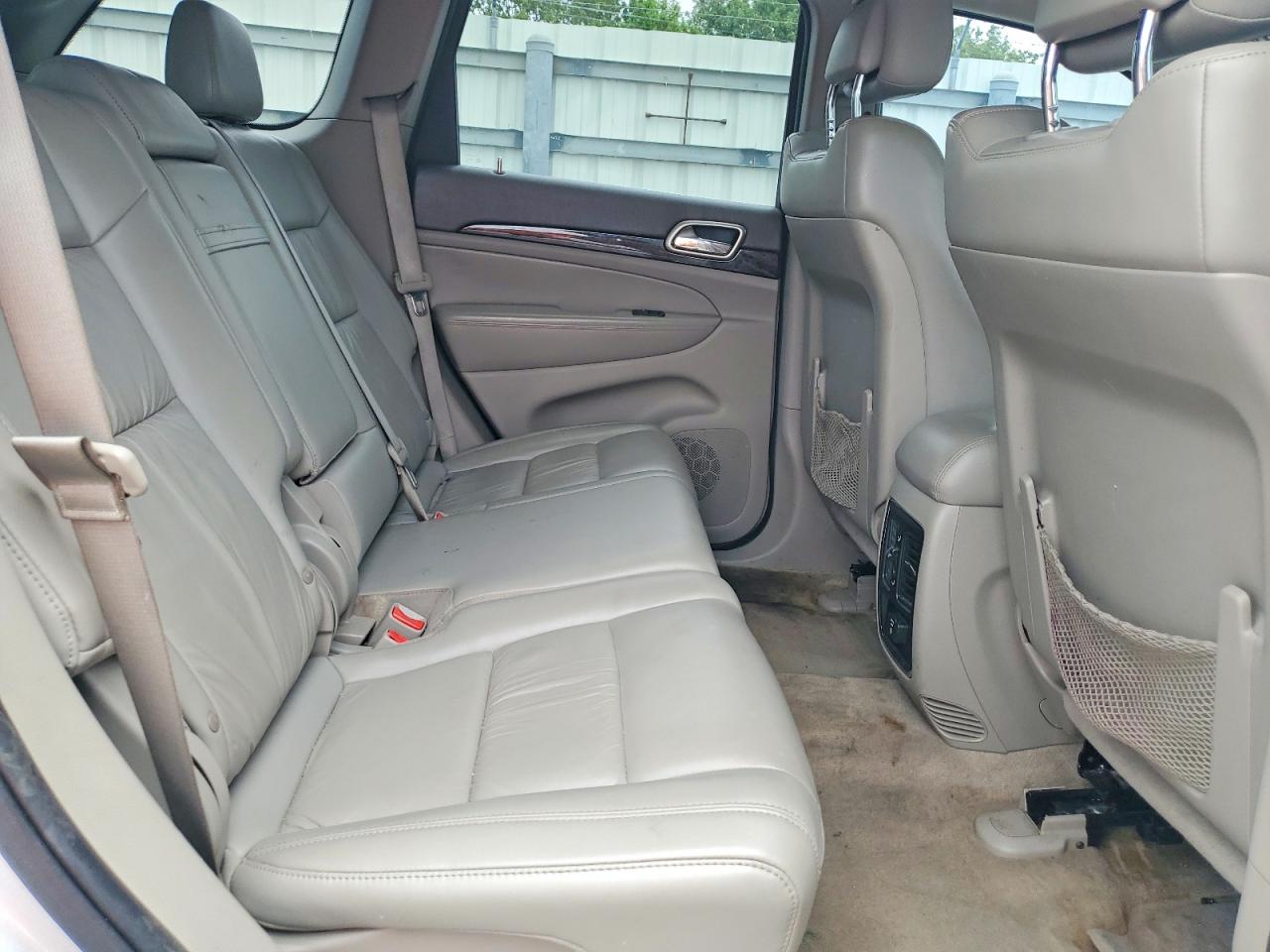 2011 Jeep Grand Cherokee Laredo Silver vin: 1J4RR4GG4BC541703