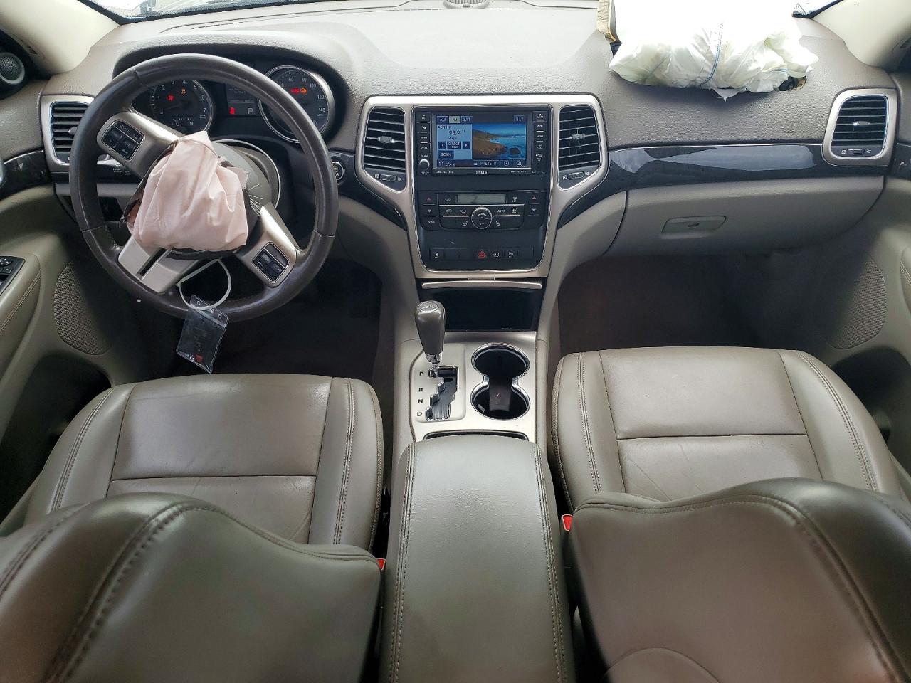 2011 Jeep Grand Cherokee Laredo Silver vin: 1J4RR4GG4BC541703