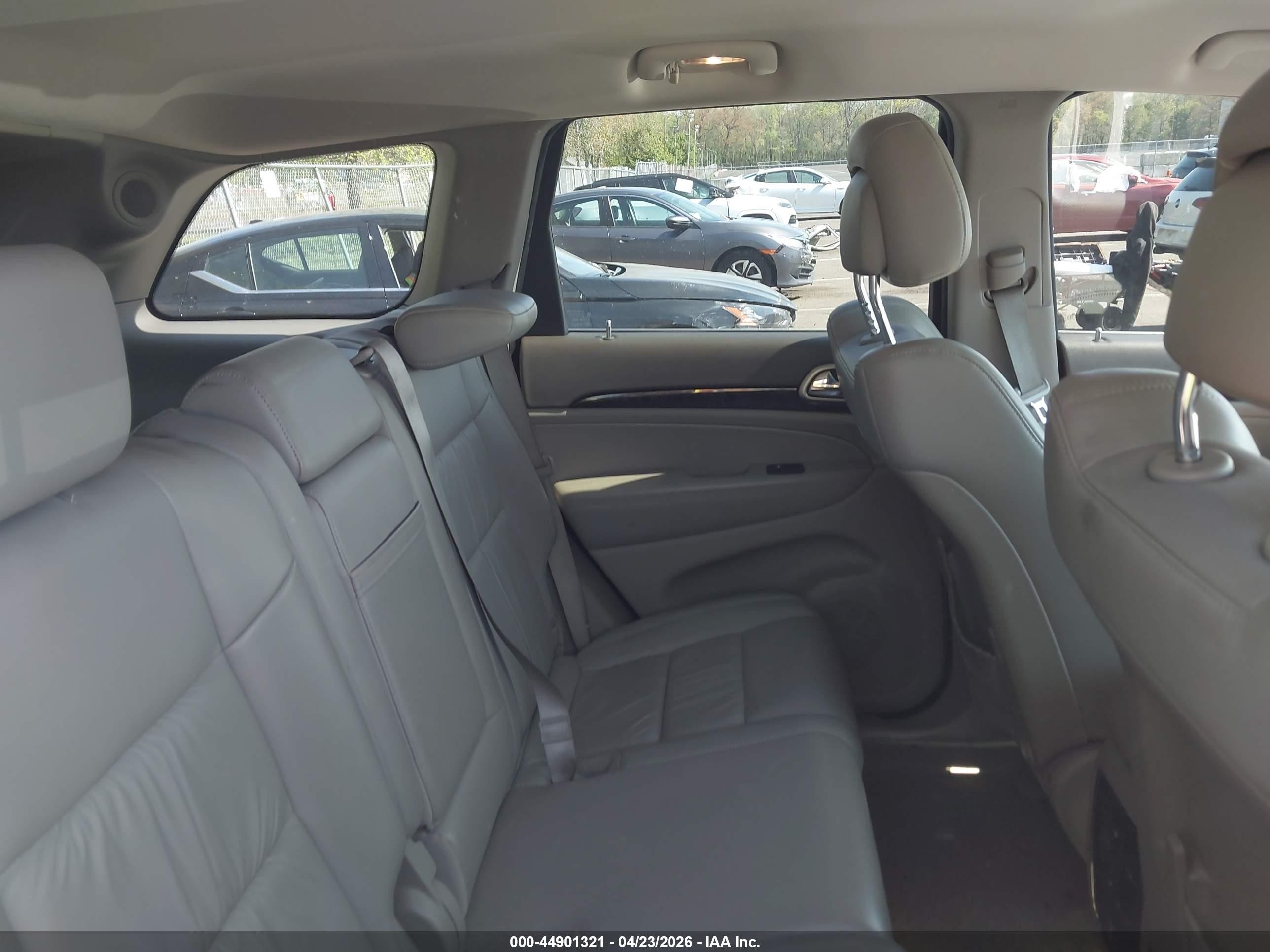2011 Jeep Grand Cherokee Laredo White vin: 1J4RR4GG4BC563846