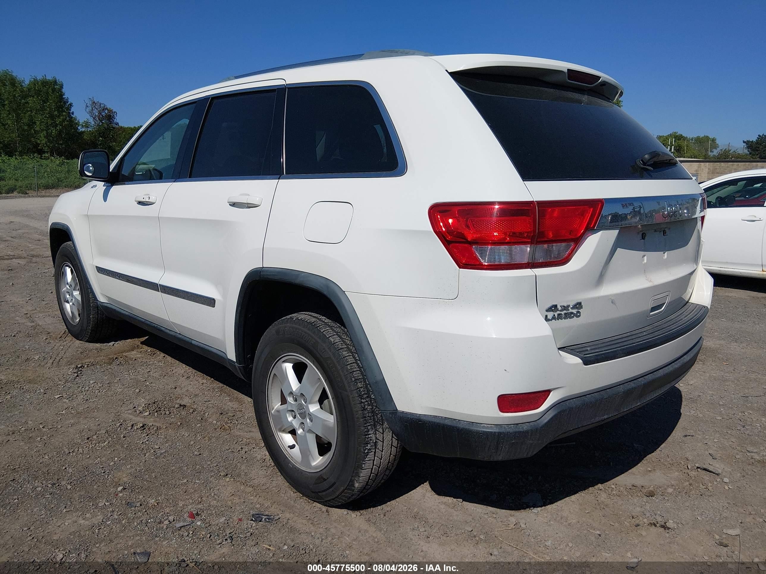 2011 Jeep Grand Cherokee Laredo White vin: 1J4RR4GG4BC589783