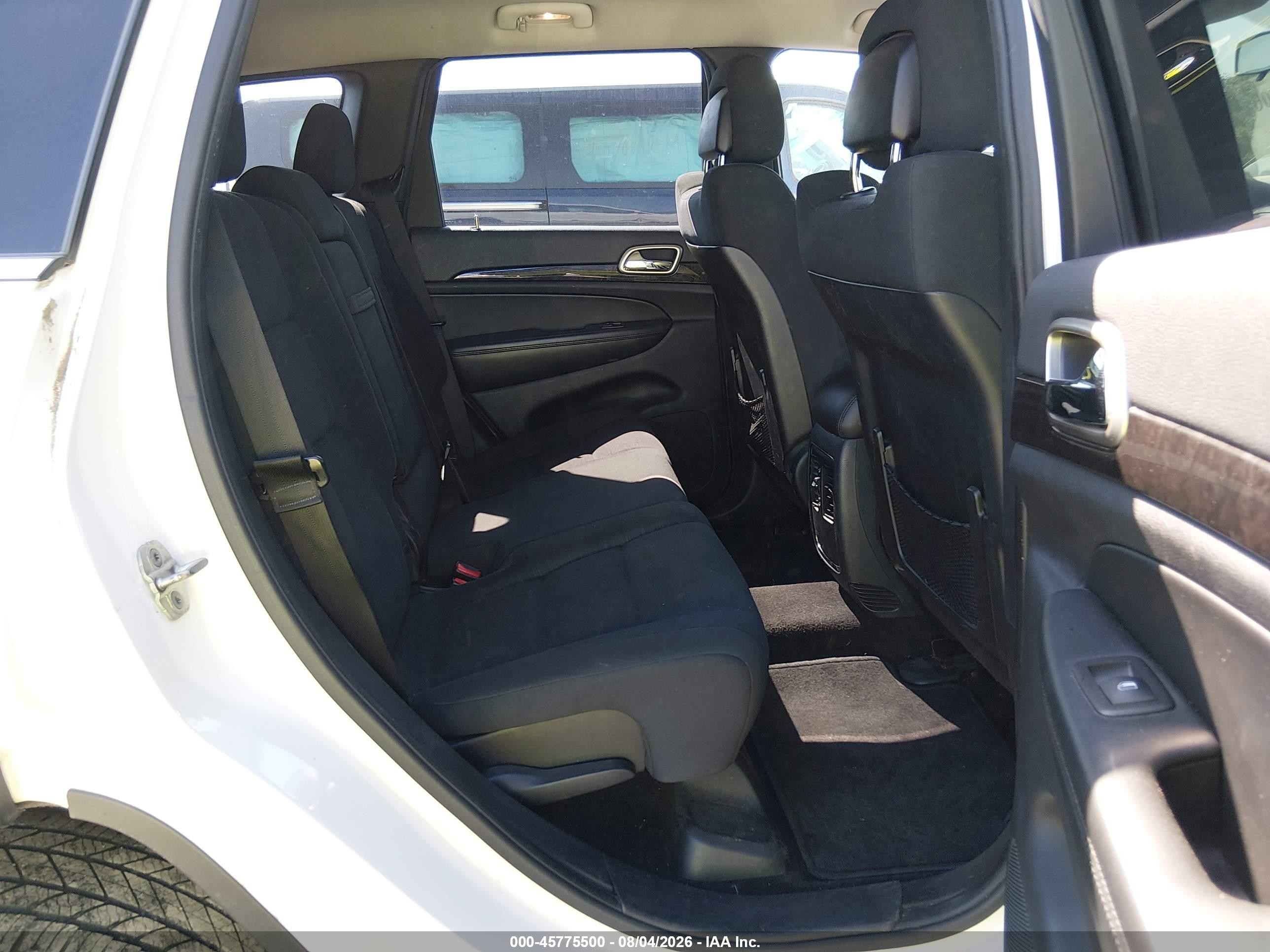 2011 Jeep Grand Cherokee Laredo White vin: 1J4RR4GG4BC589783