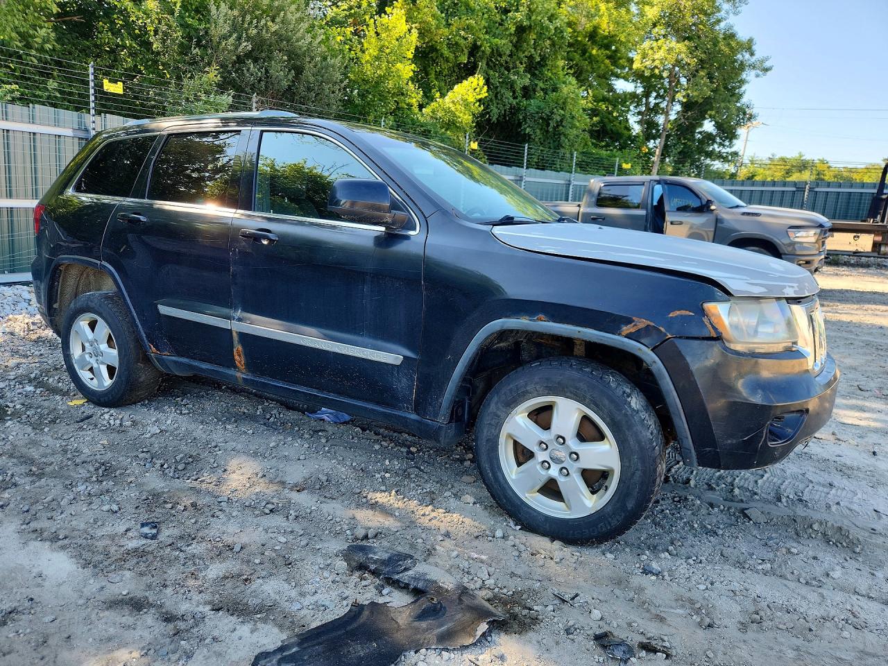 2011 Jeep Grand Cherokee Laredo Black vin: 1J4RR4GG4BC596569