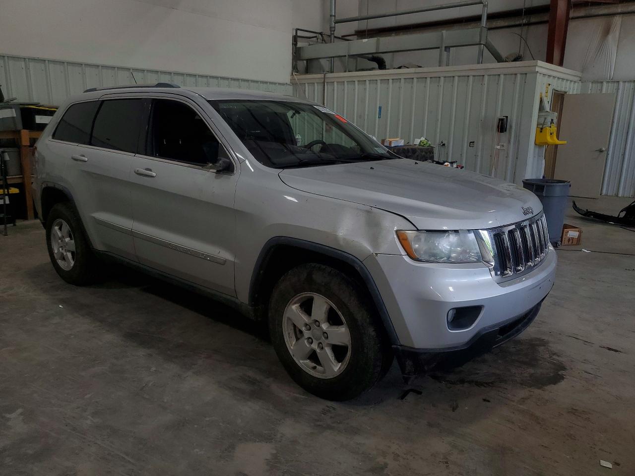2011 Jeep Grand Cherokee Laredo Gray vin: 1J4RR4GG4BC600524