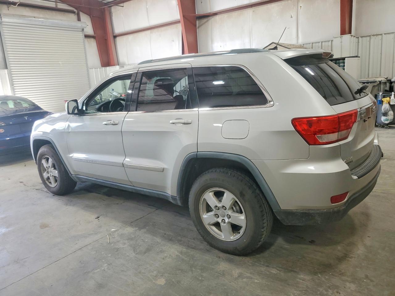 2011 Jeep Grand Cherokee Laredo Gray vin: 1J4RR4GG4BC600524