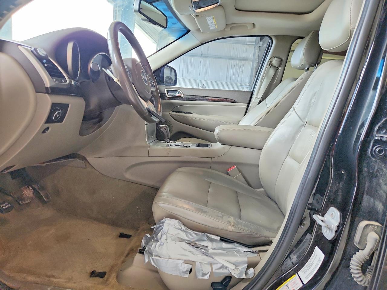2011 Jeep Grand Cherokee Laredo Black vin: 1J4RR4GG4BC602127