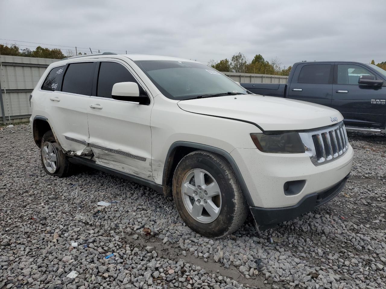 2011 Jeep Grand Cherokee Laredo White vin: 1J4RR4GG4BC617663