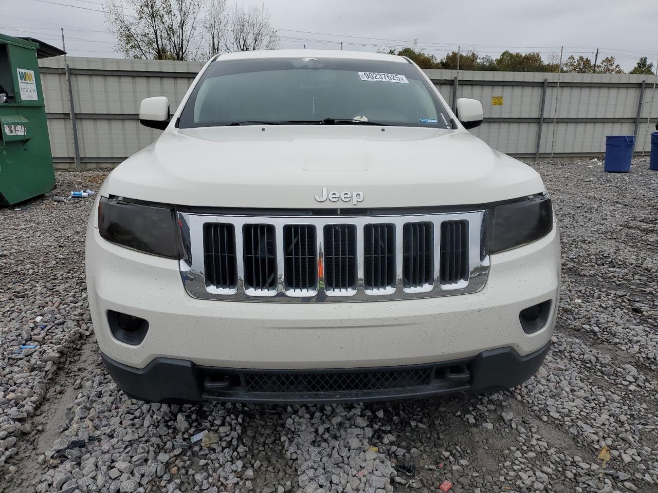 2011 Jeep Grand Cherokee Laredo White vin: 1J4RR4GG4BC617663