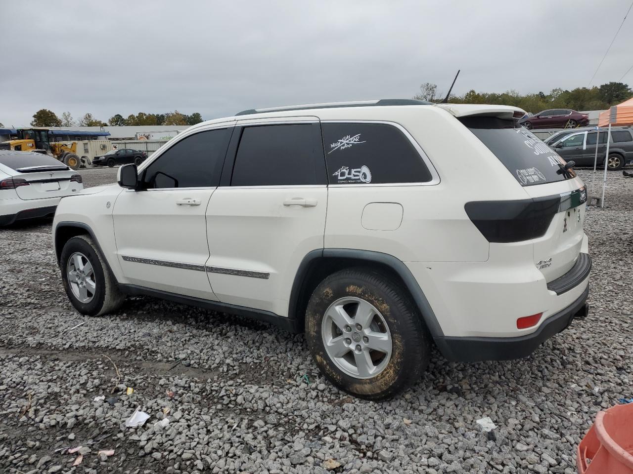 2011 Jeep Grand Cherokee Laredo White vin: 1J4RR4GG4BC617663